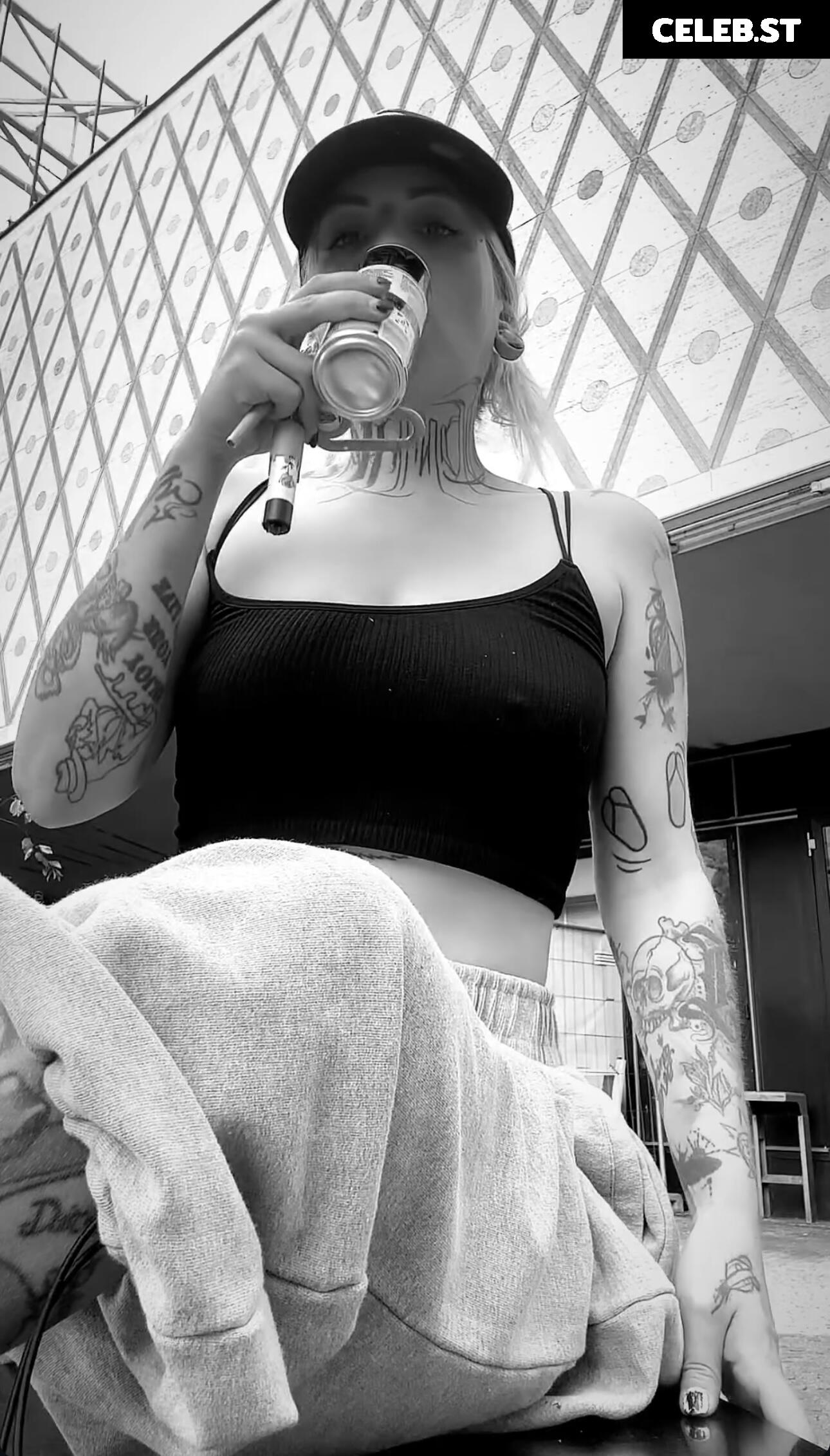 Roxy_Wayne Image 672977