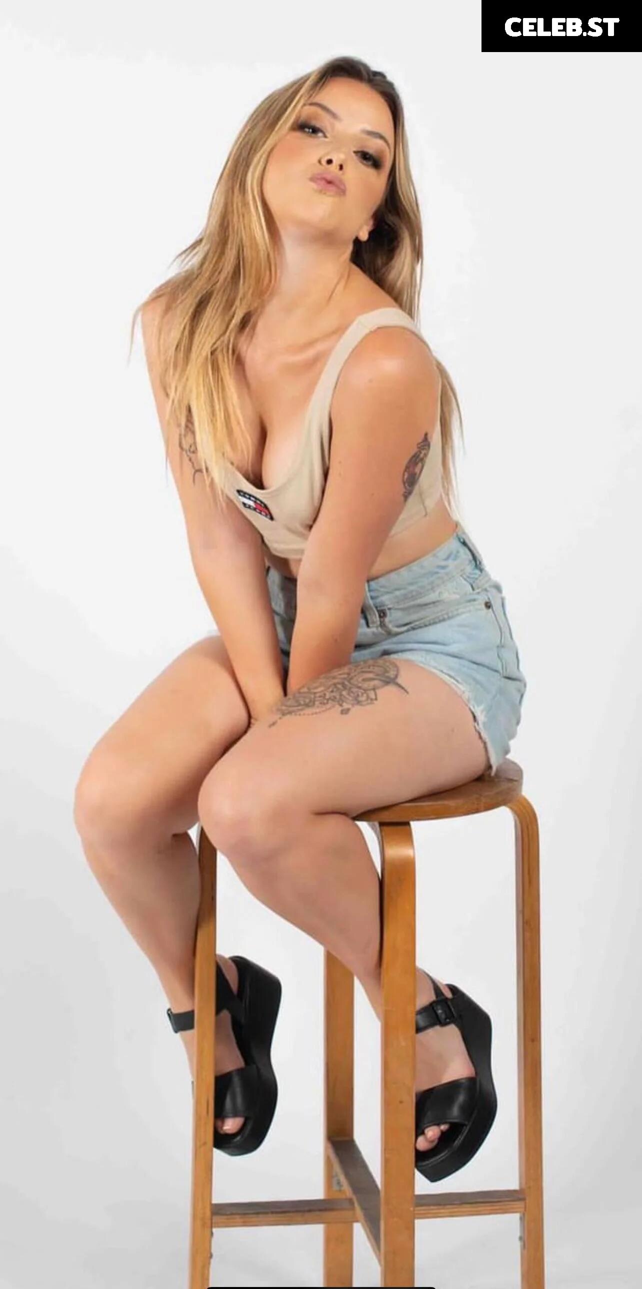 Shauna Dewit Image 671296