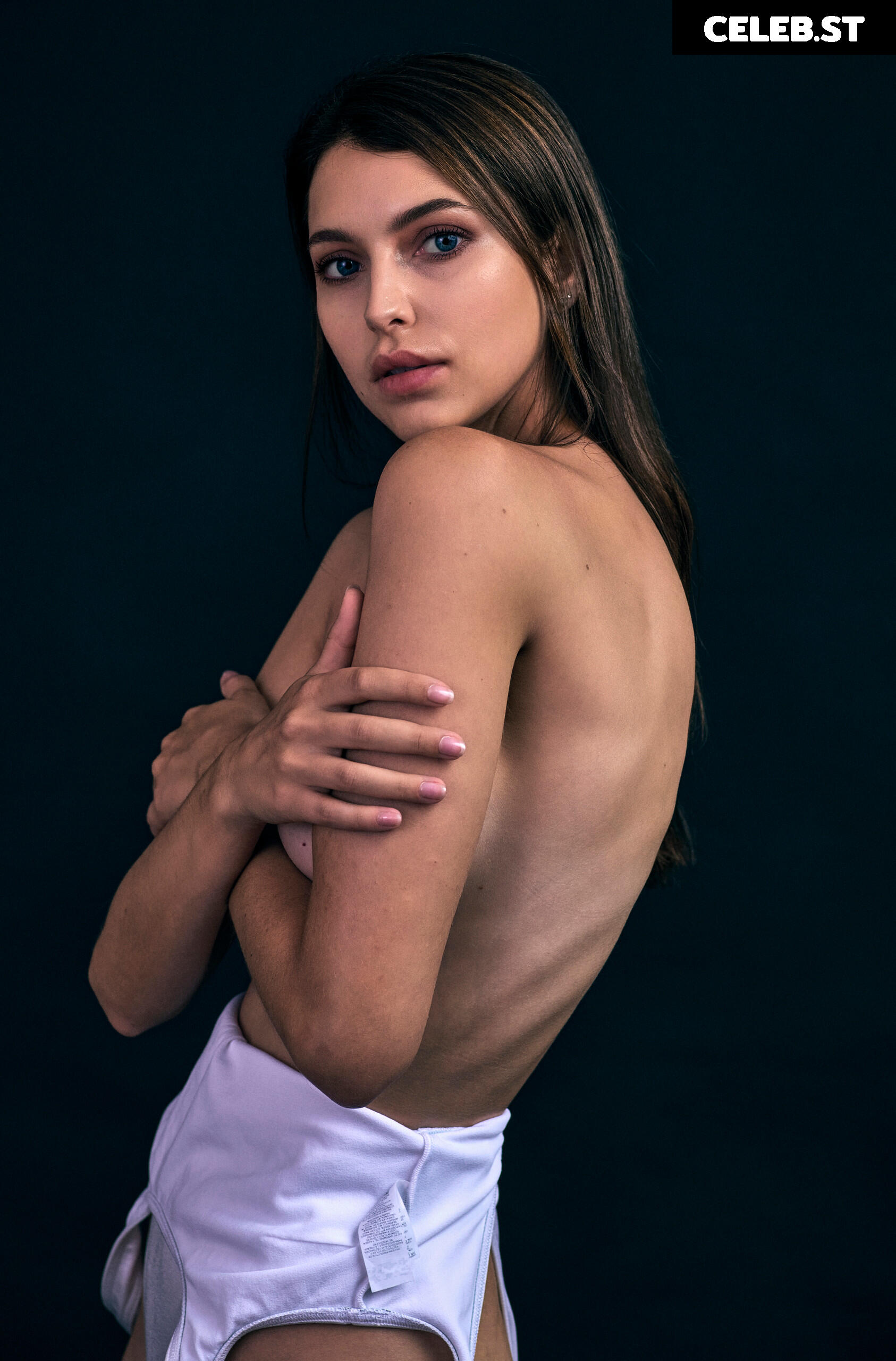 Laura Franziska Blank Image 670427