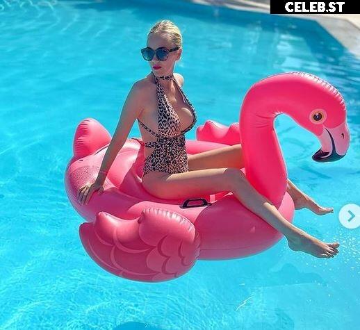 Sexy Julia Image 670842