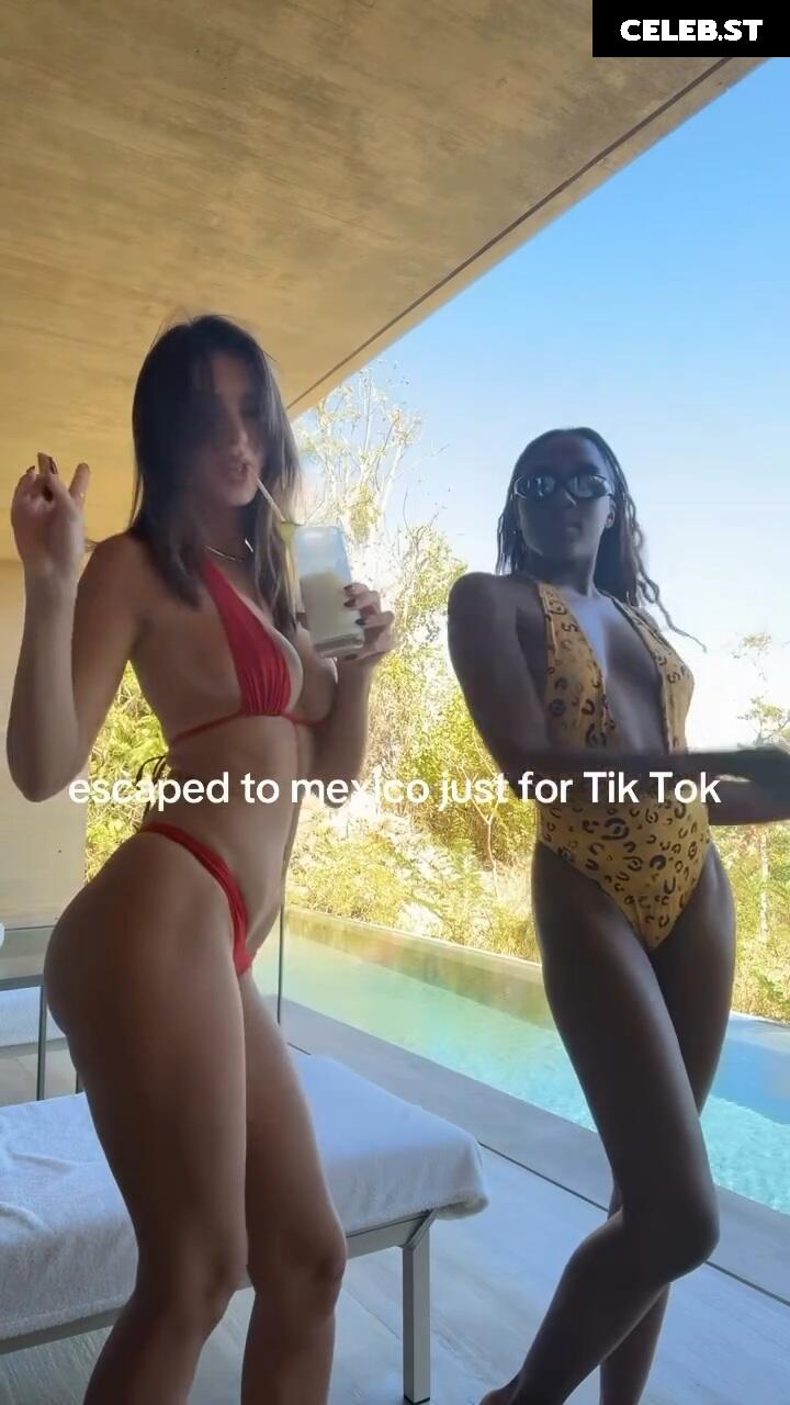 Emily Ratajkowski Image 5166063