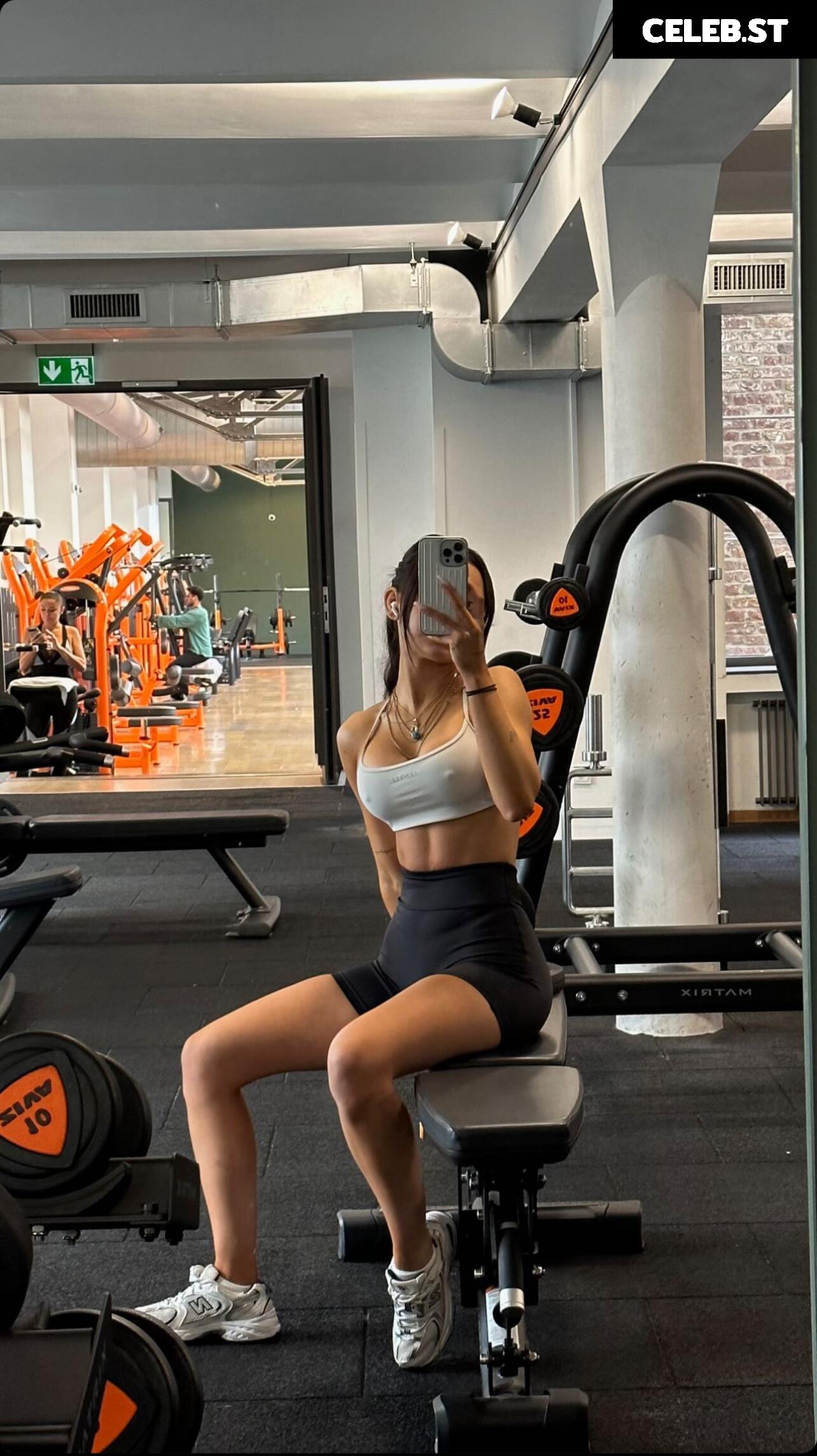 Merve Özkan Image 515975