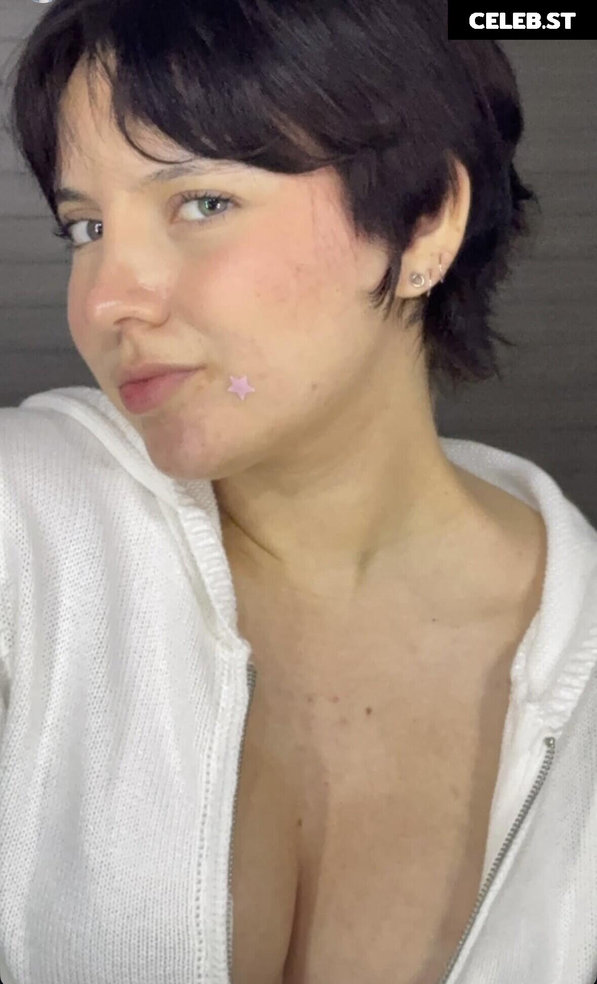 Valerya Salinas / valackermannn / valesalinassj / Valessj Image 5106109