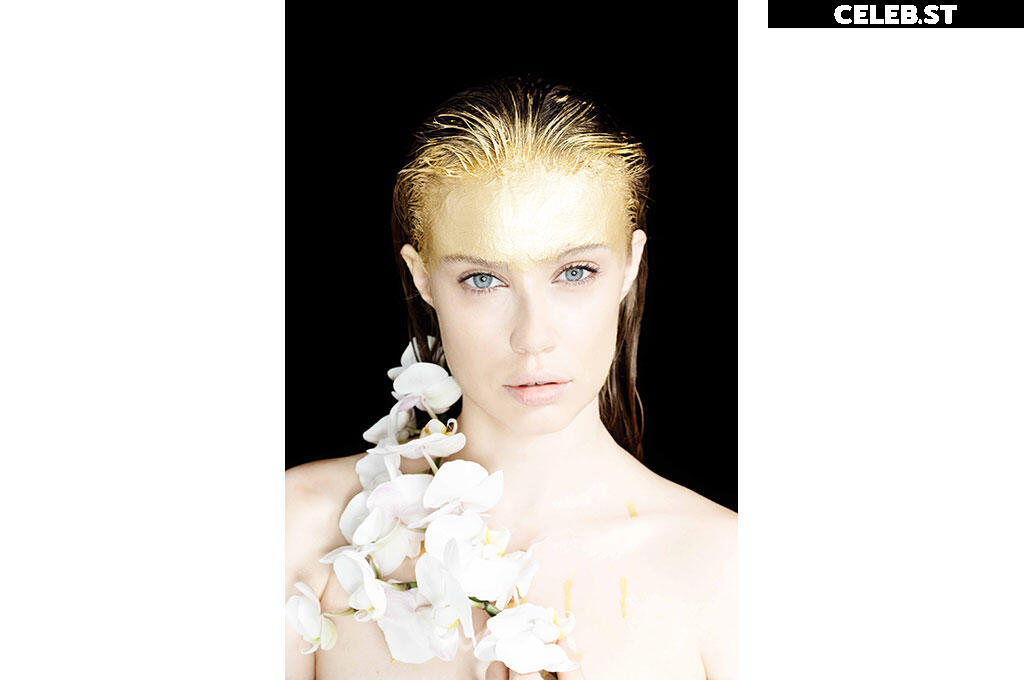 Xenia Tchoumi Image 5294061