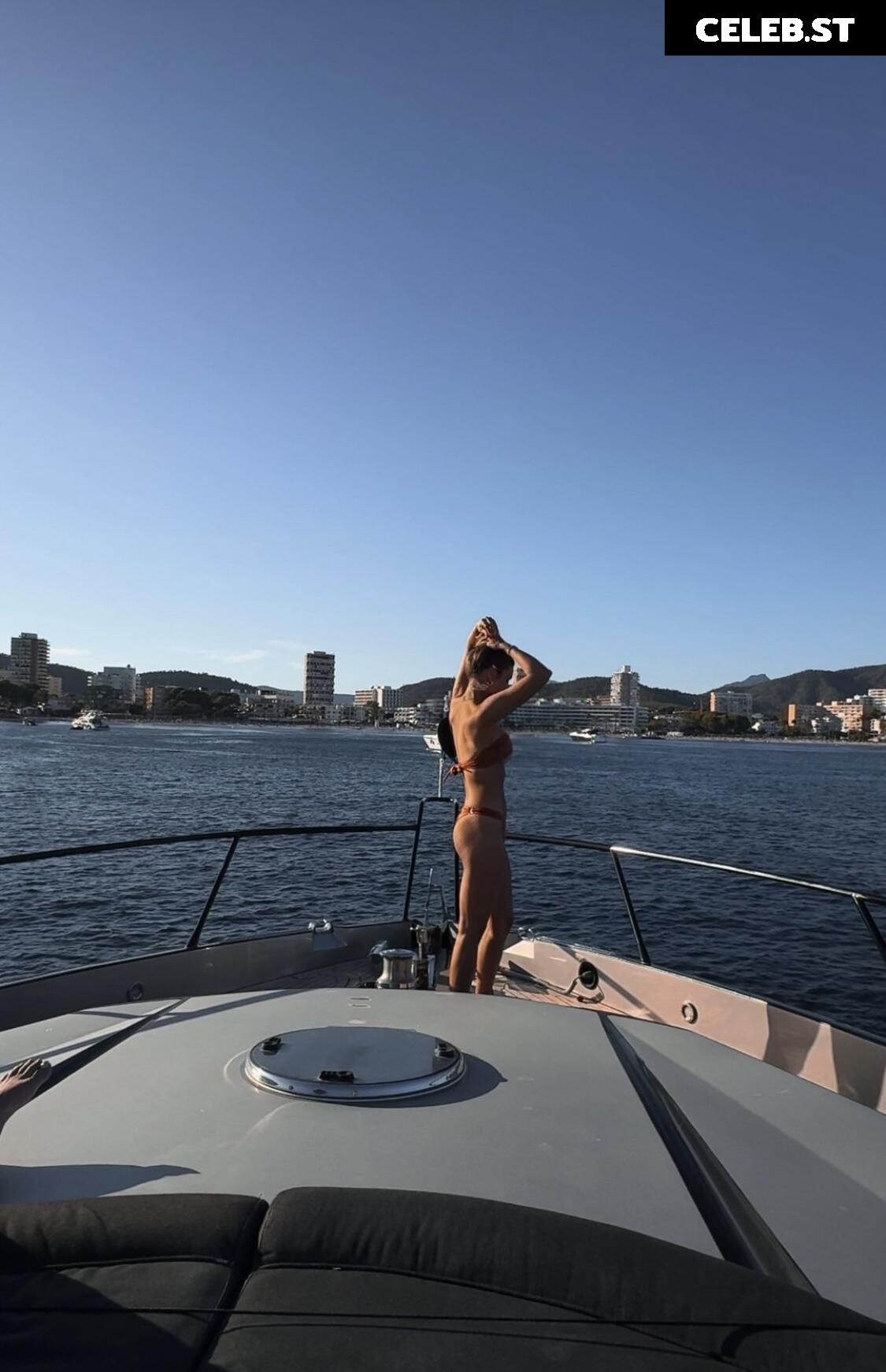 Angelina Lilienne Image 529253