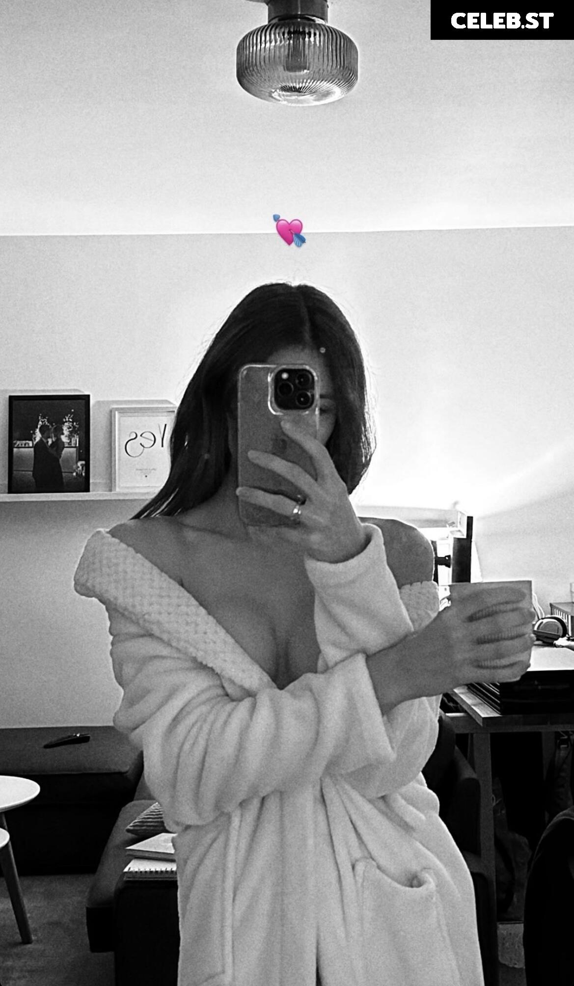 juliagly Image 529209