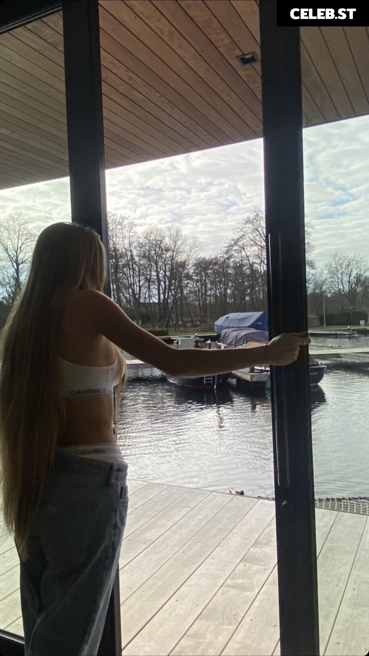 Lies Zhara (Dutch Influencer) Image 5292983