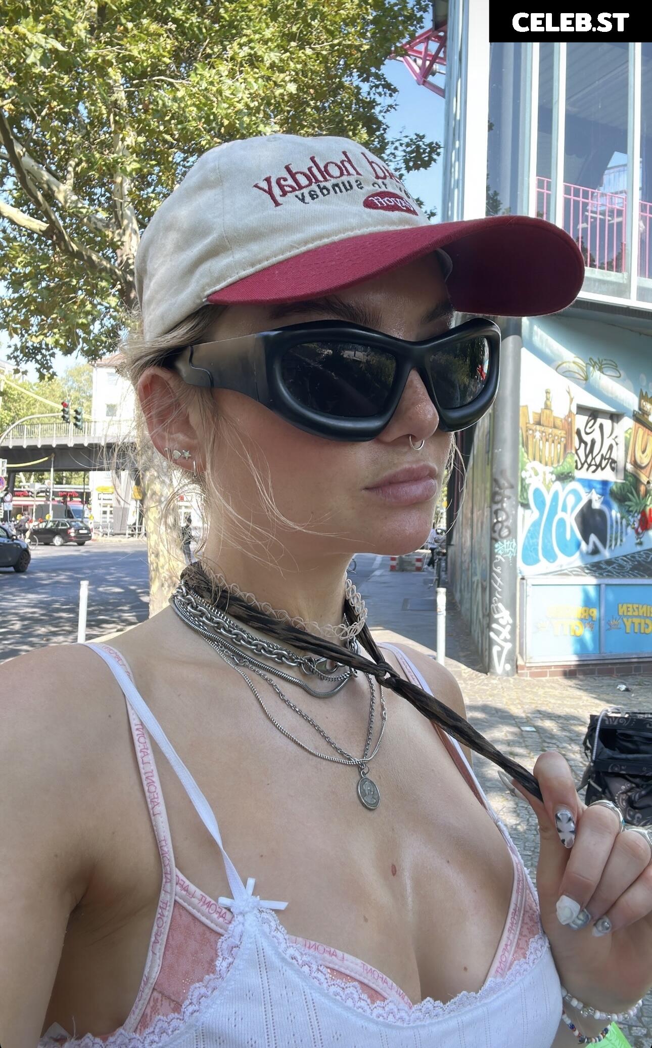 Julia Wulf Image 529983