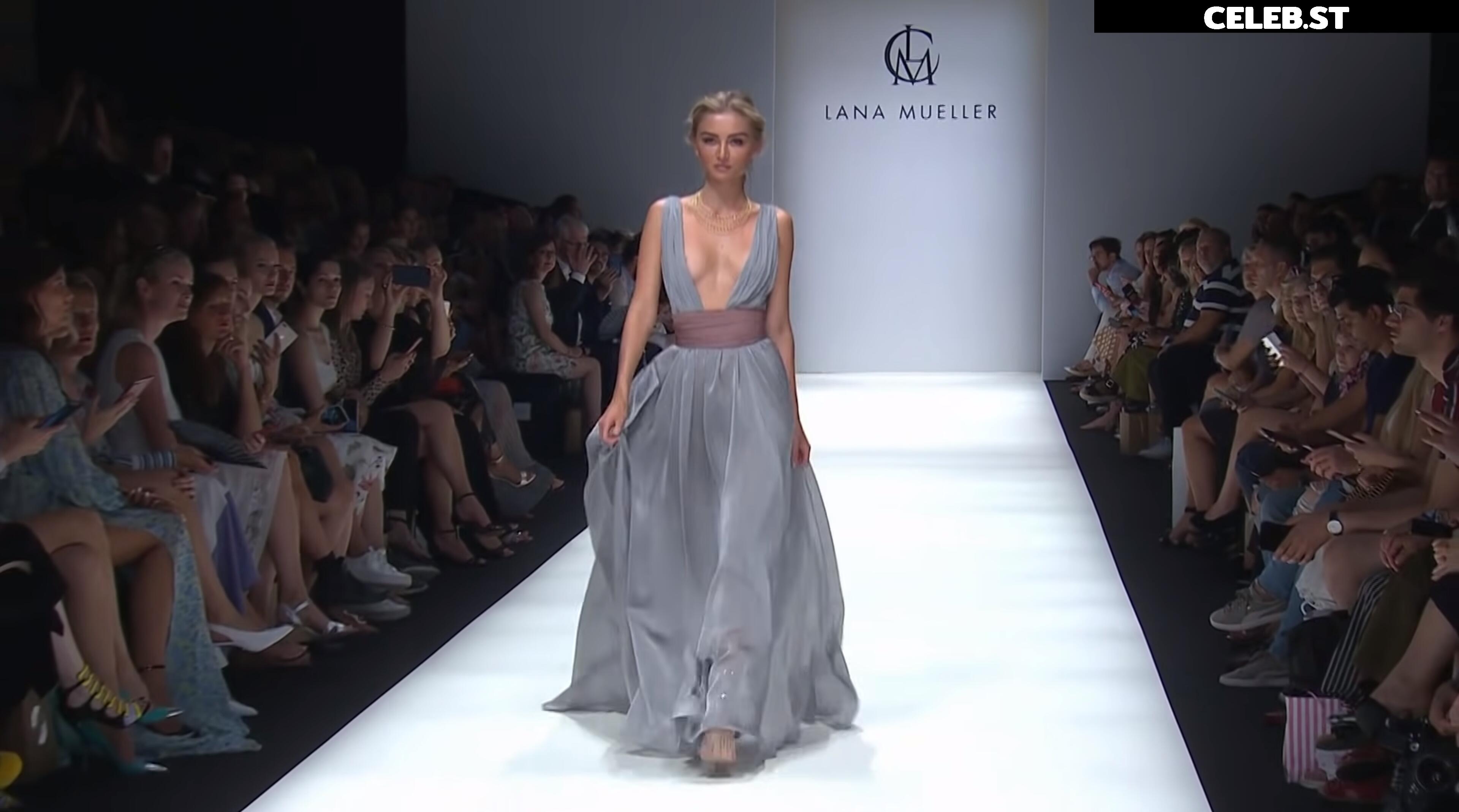 Julia Wulf Image 527114