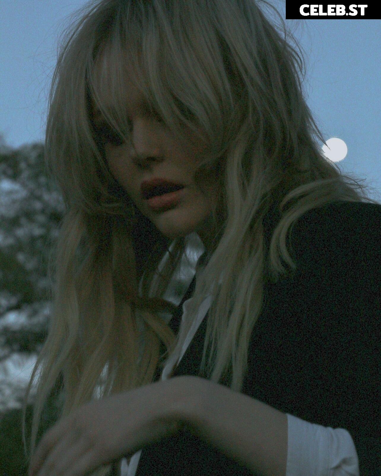 Emily Alyn Lind Image 5272966