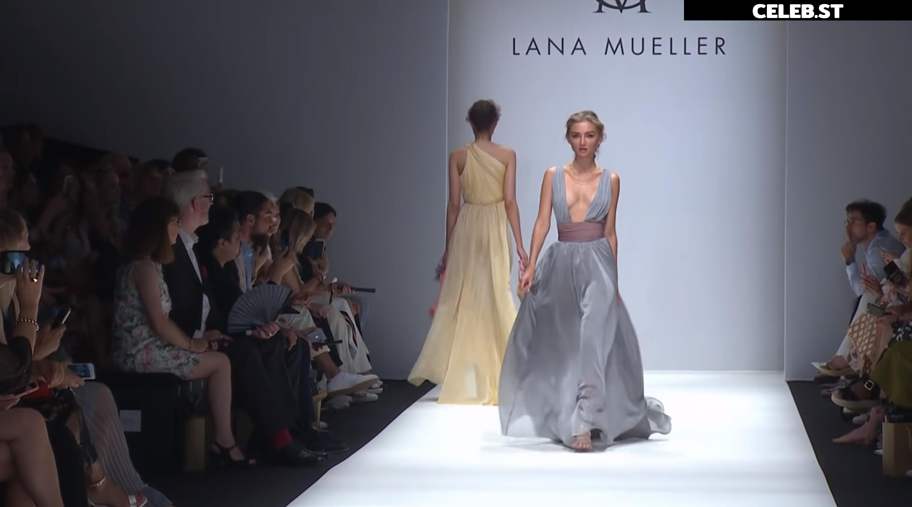 Julia Wulf Image 527008