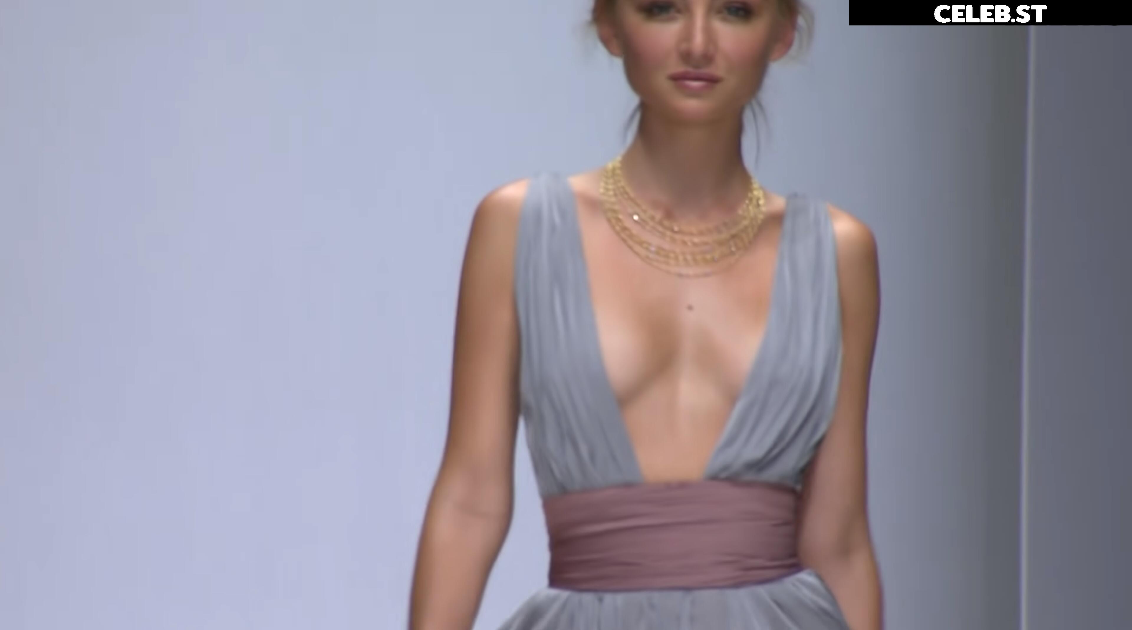 Julia Wulf Image 527033