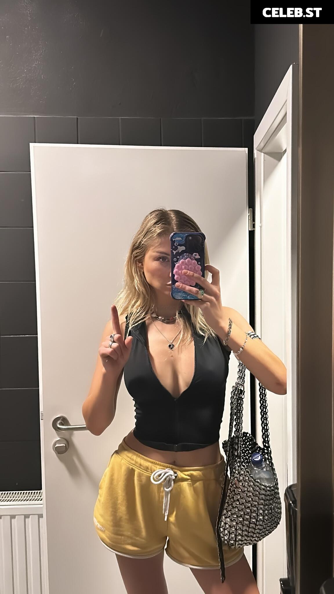 Julia Wulf Image 526561