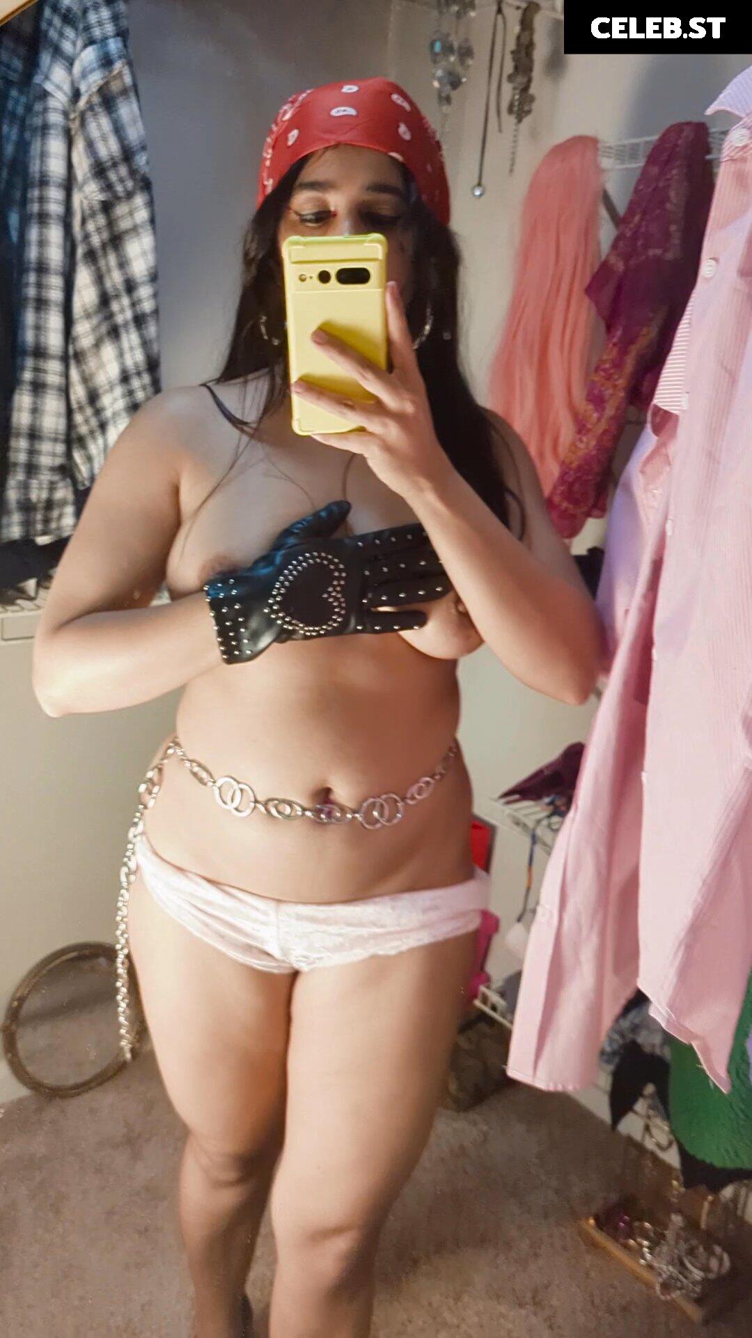 🇮🇳 Noopur Sharma | ASenseOfViolet | Violetforever | noopur.sharma.731 | Violet Image 5265231