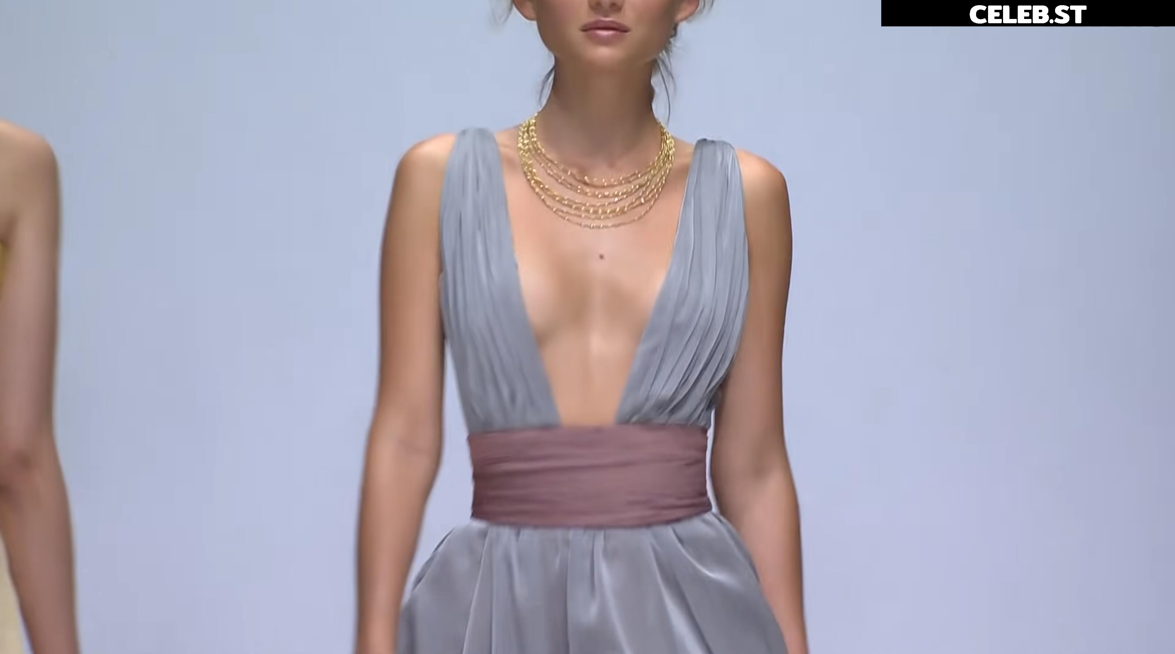 Julia Wulf Image 526976