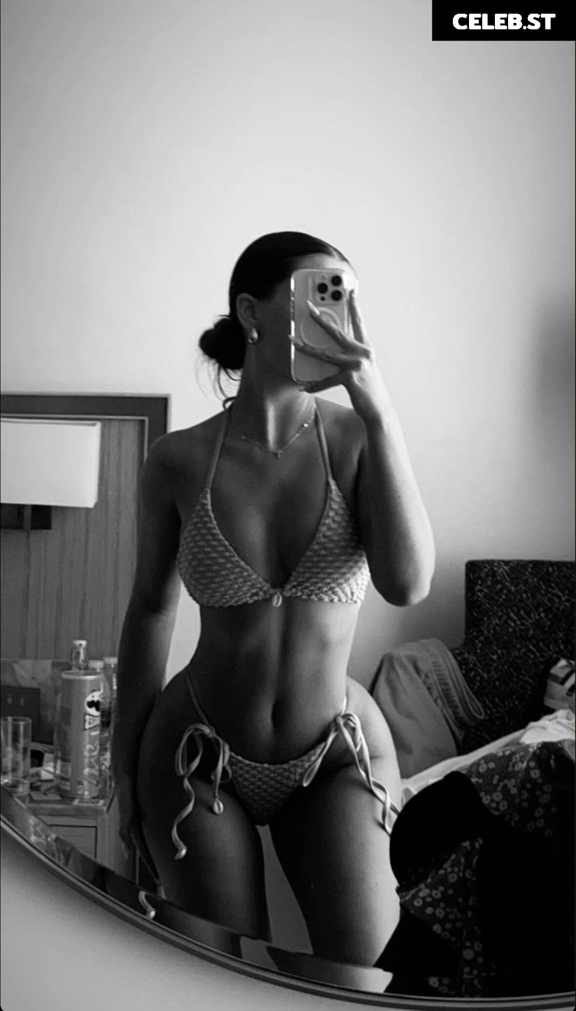 Celinaxag Image 525985