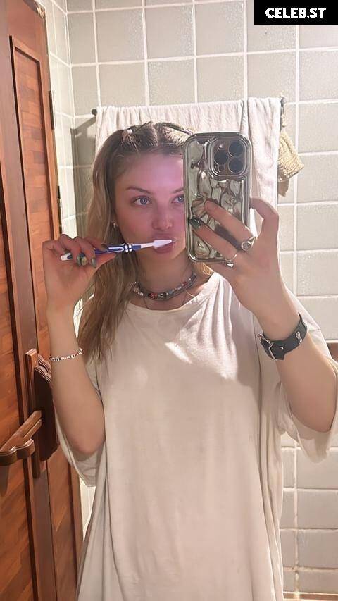 Julia Wulf Image 523792