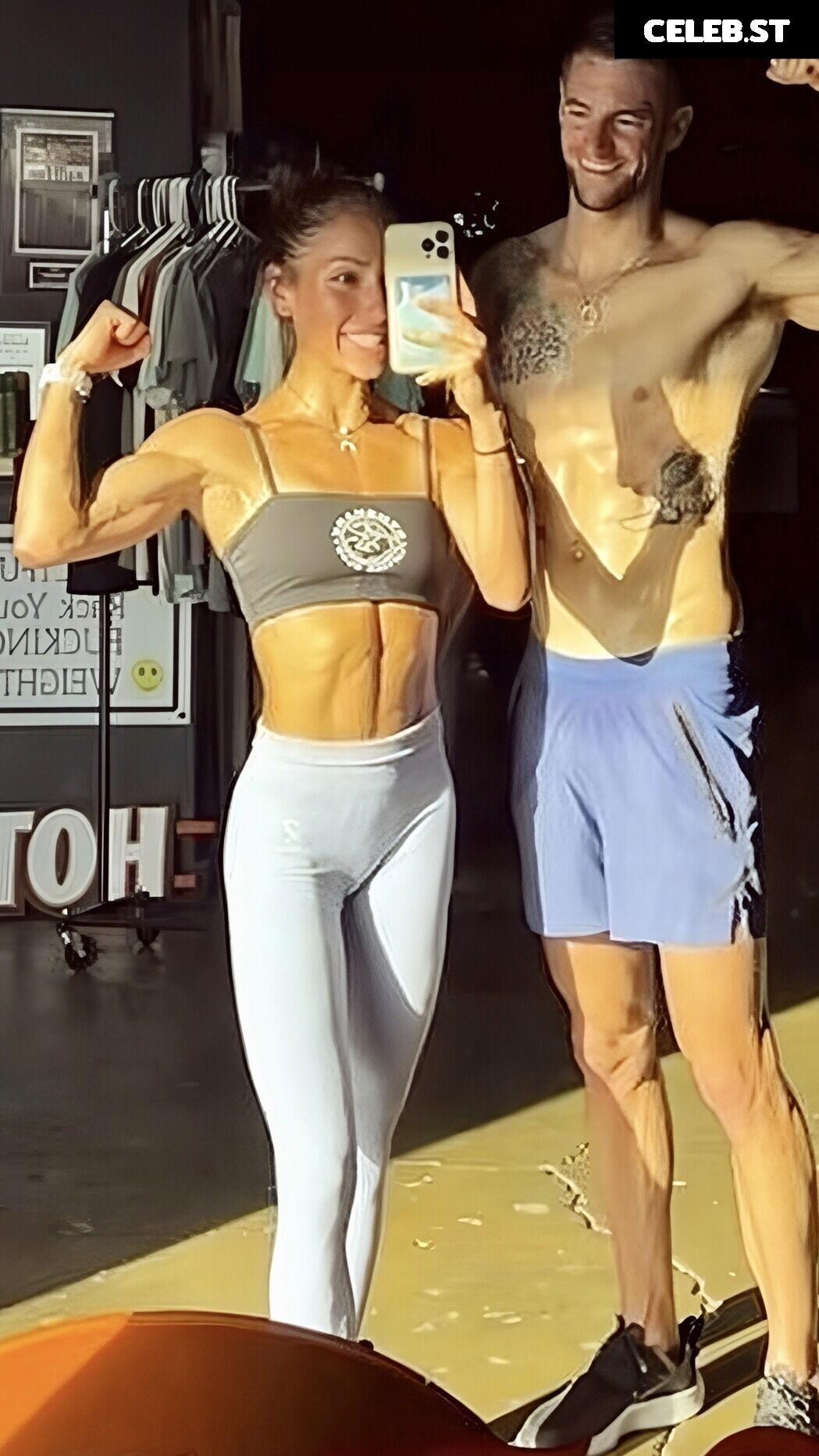 ItsAnnaRain aka FitCoupleXo aka ItsCaylaWatsun Image 5232822