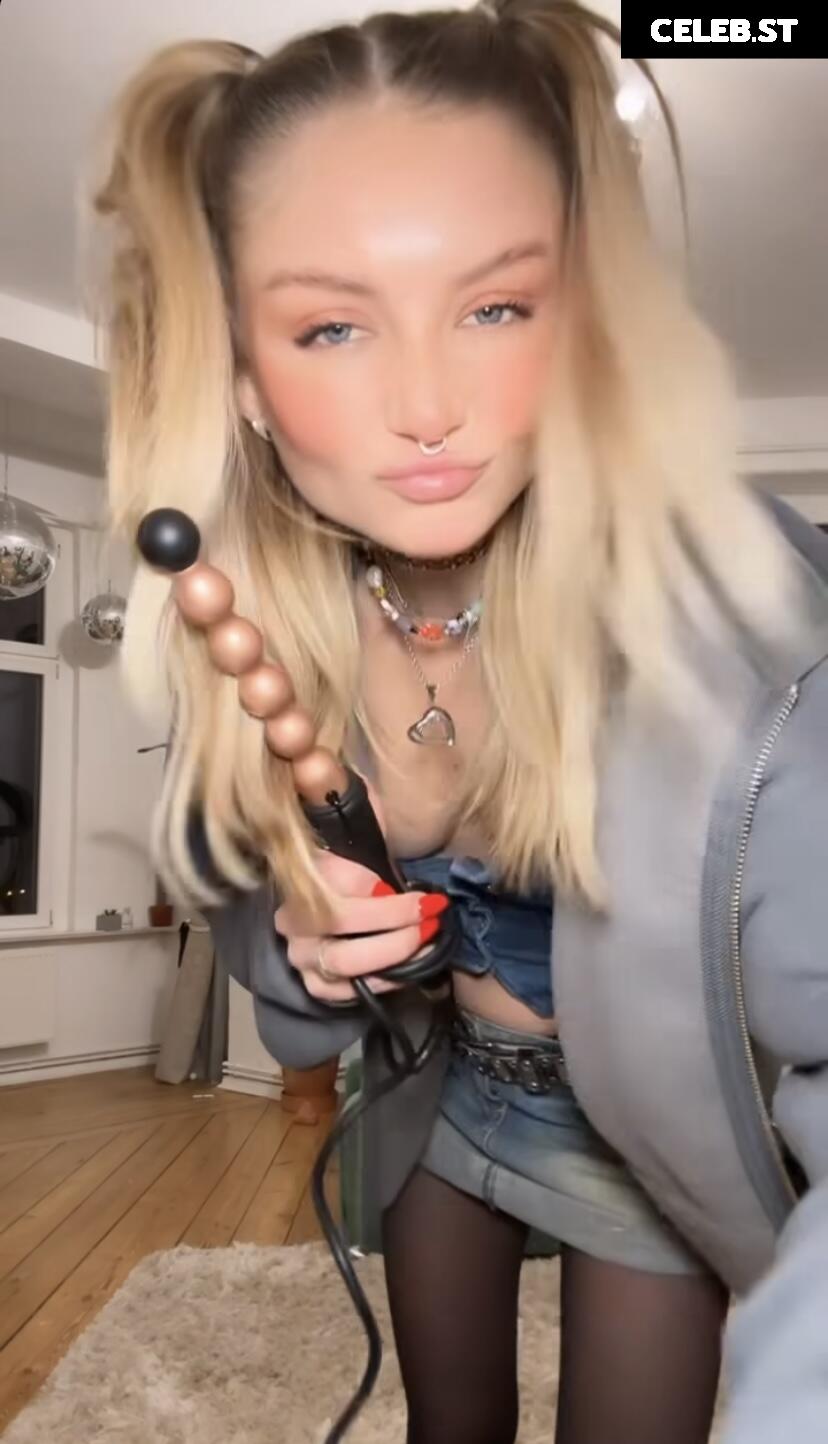 Julia Wulf Image 522313