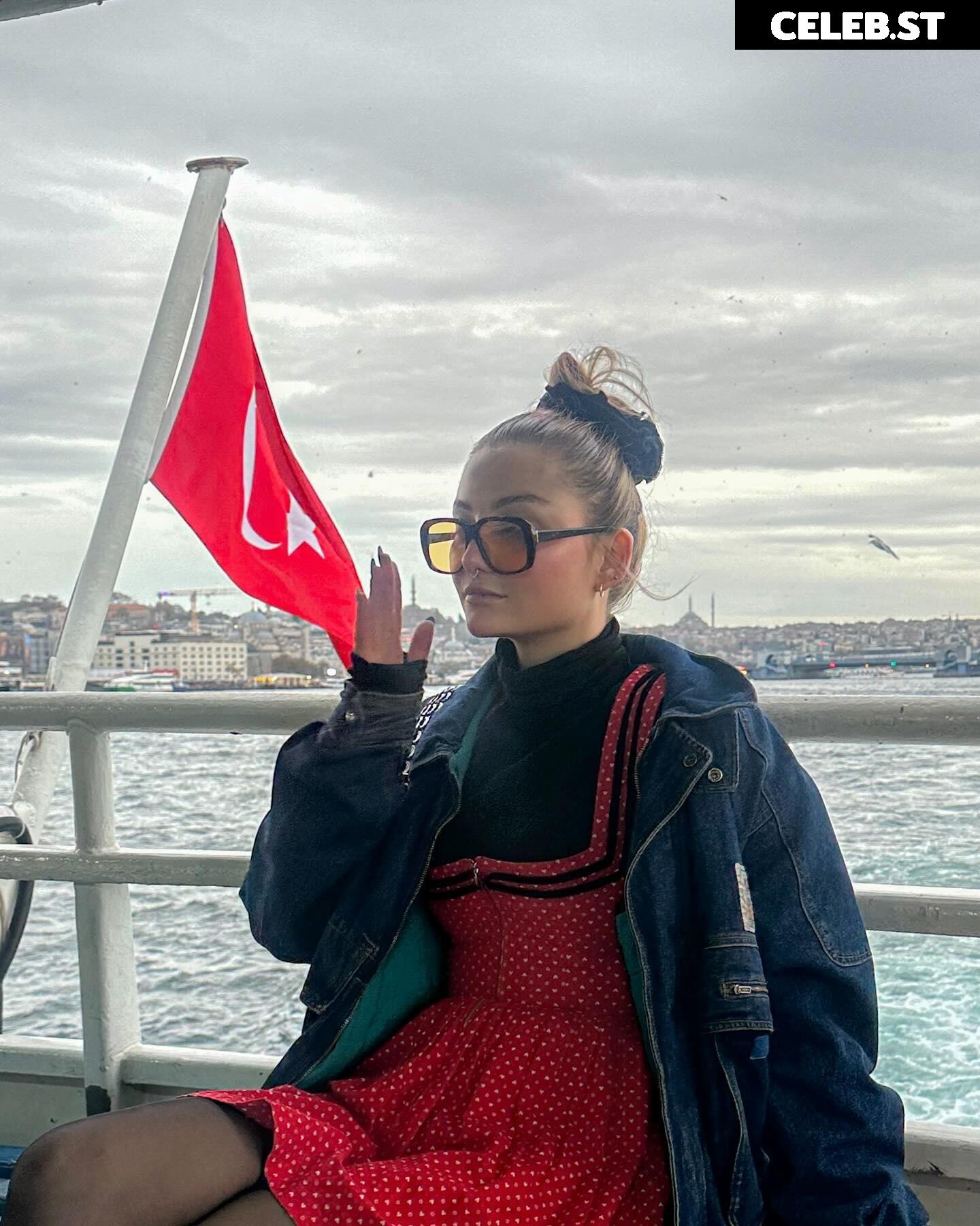 Julia Wulf Image 521250