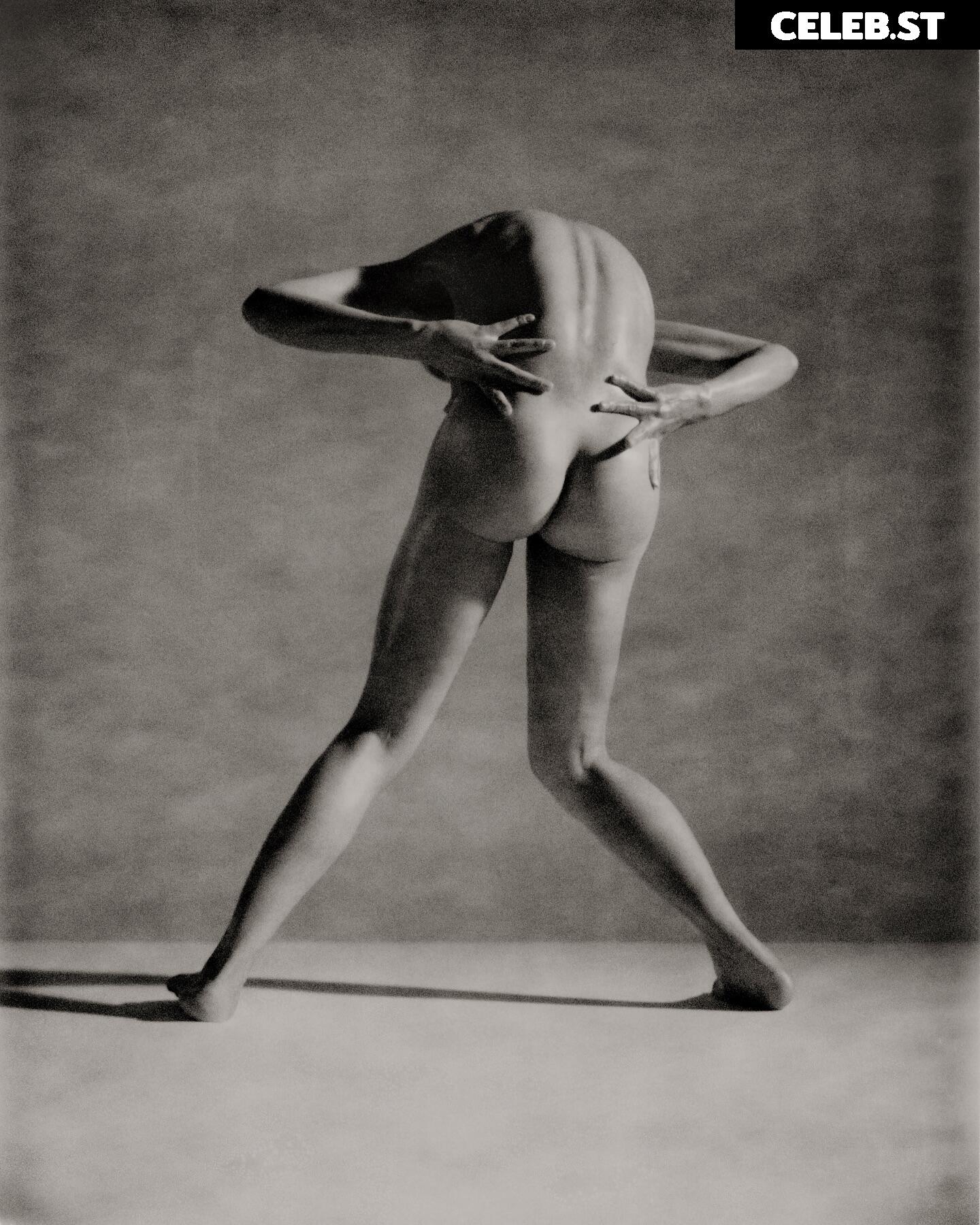 FKA Twigs Image 5390169