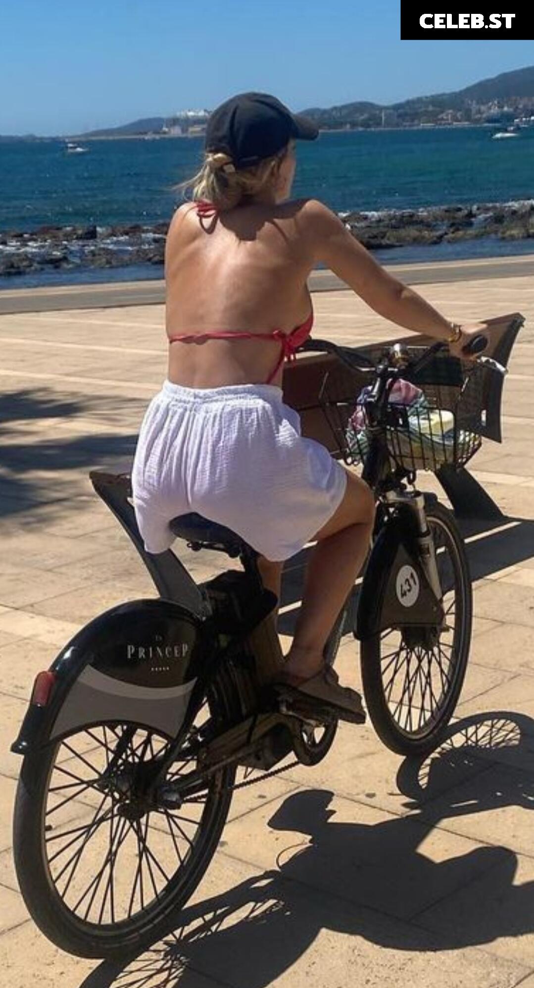 Mrs. Bella Image 539033