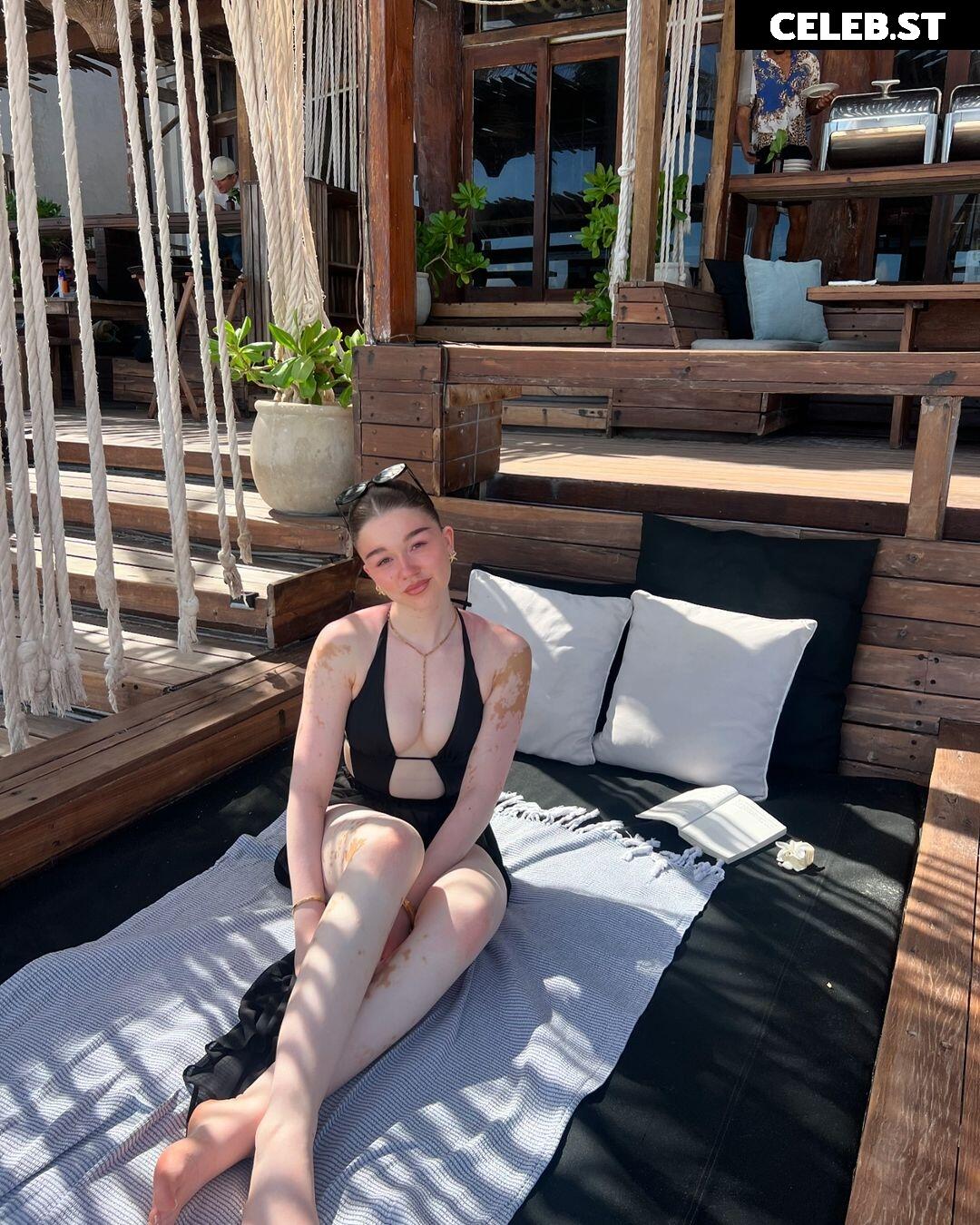 Sophia Elena Image 538358