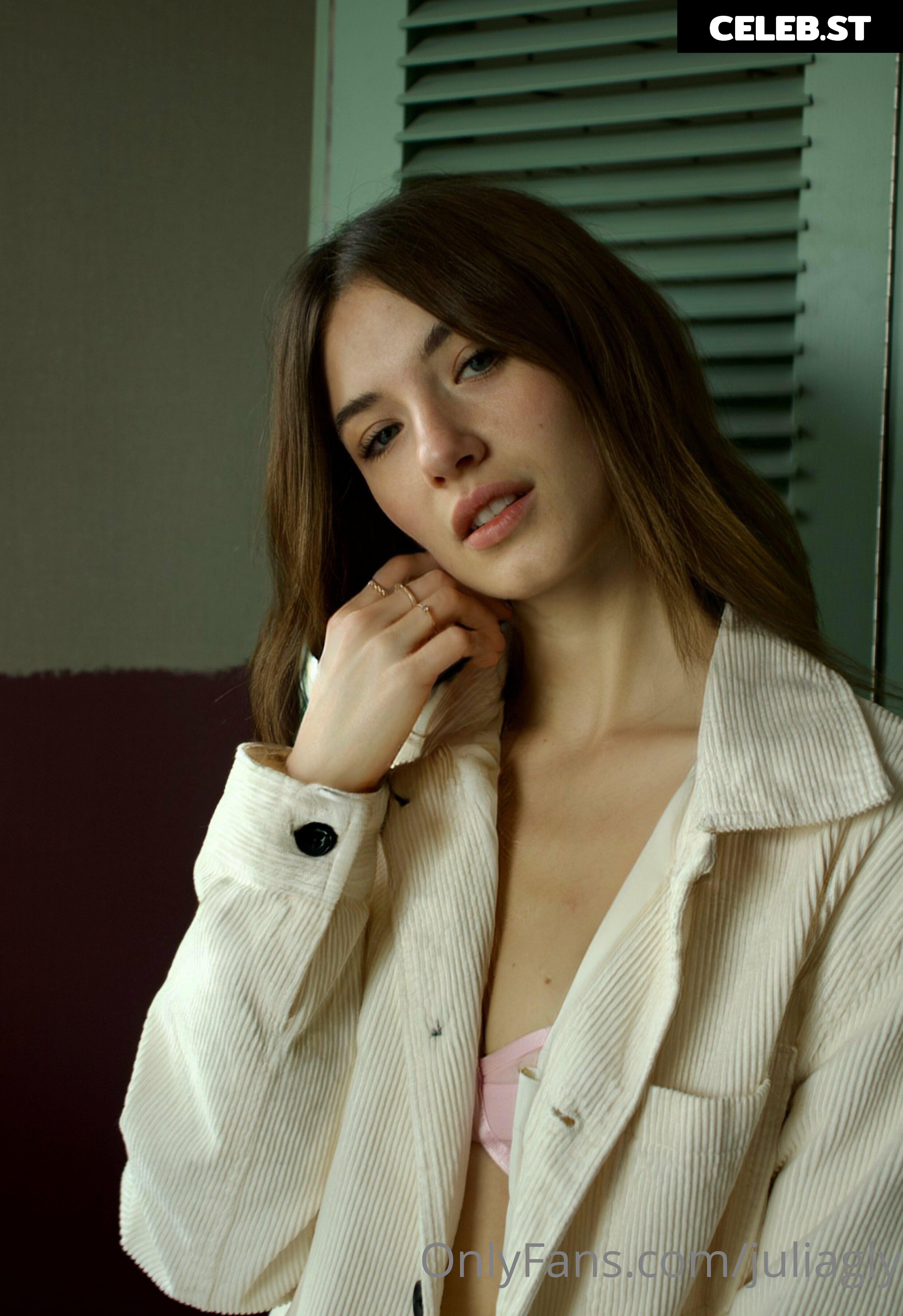 juliagly Image 537382