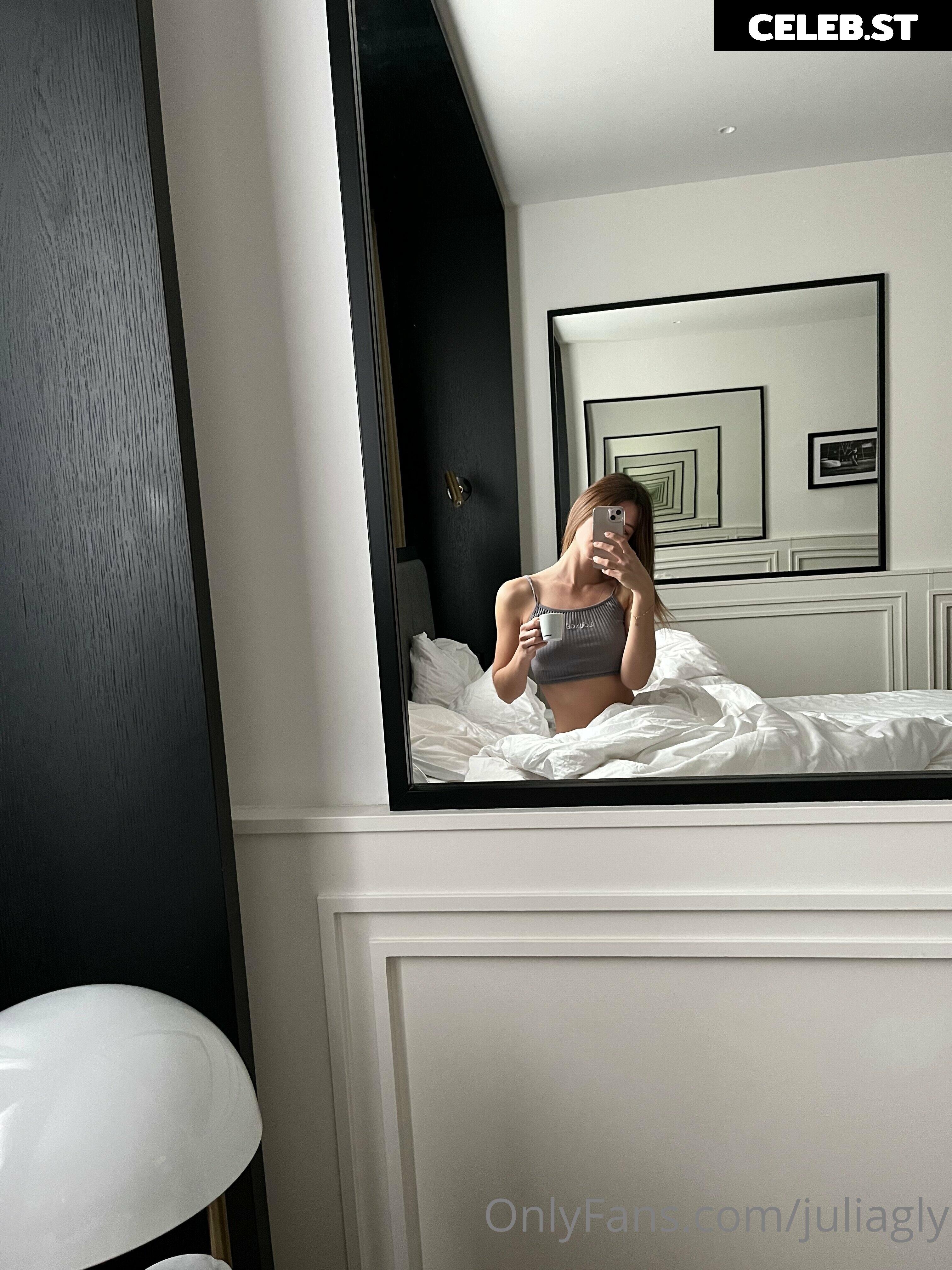 juliagly Image 537011