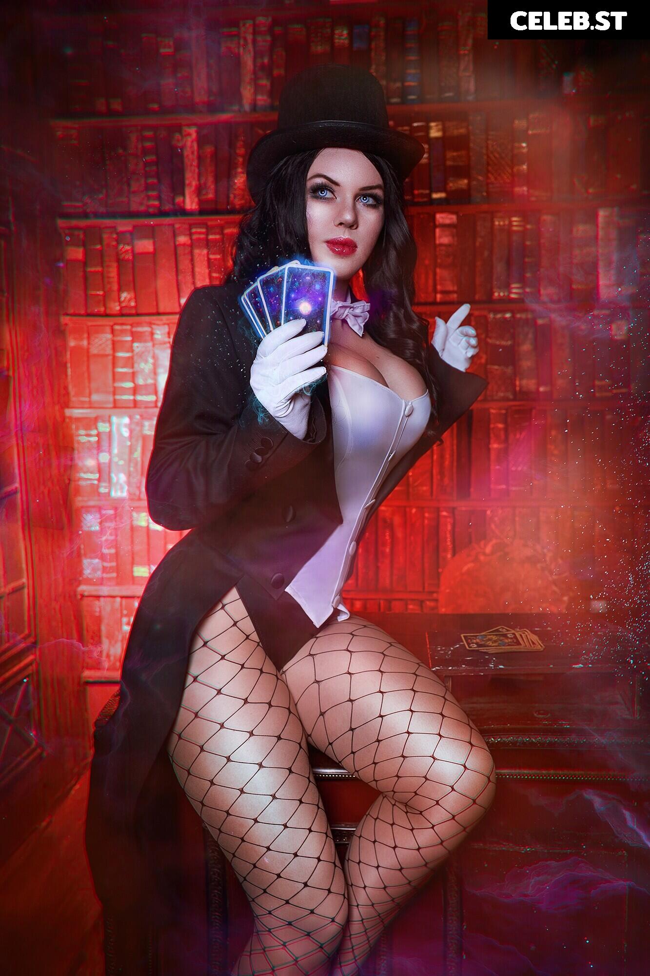 AliceCosplay / Alice_With_Cats Image 5378593