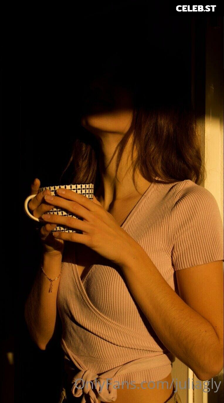 juliagly Image 536678