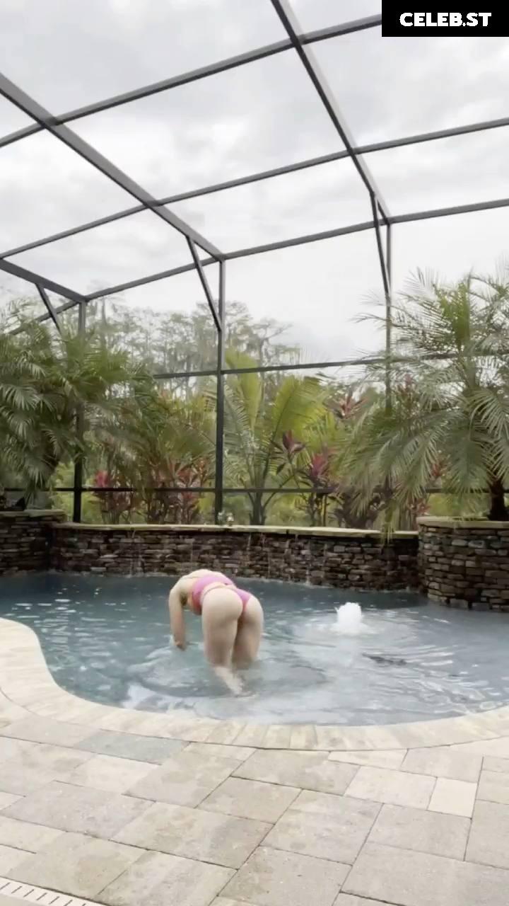 Cassie Lee Image 536228