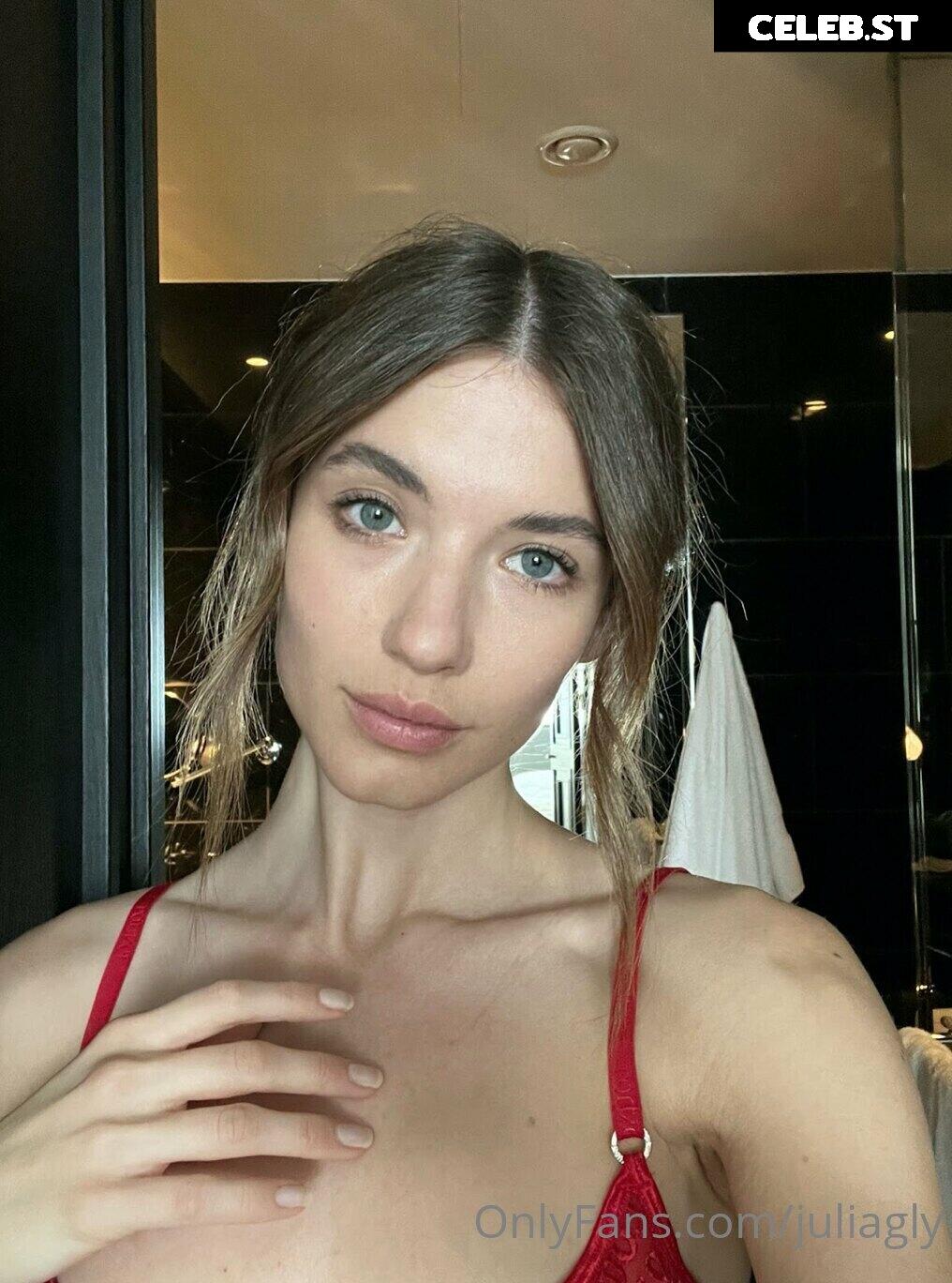 juliagly Image 536922