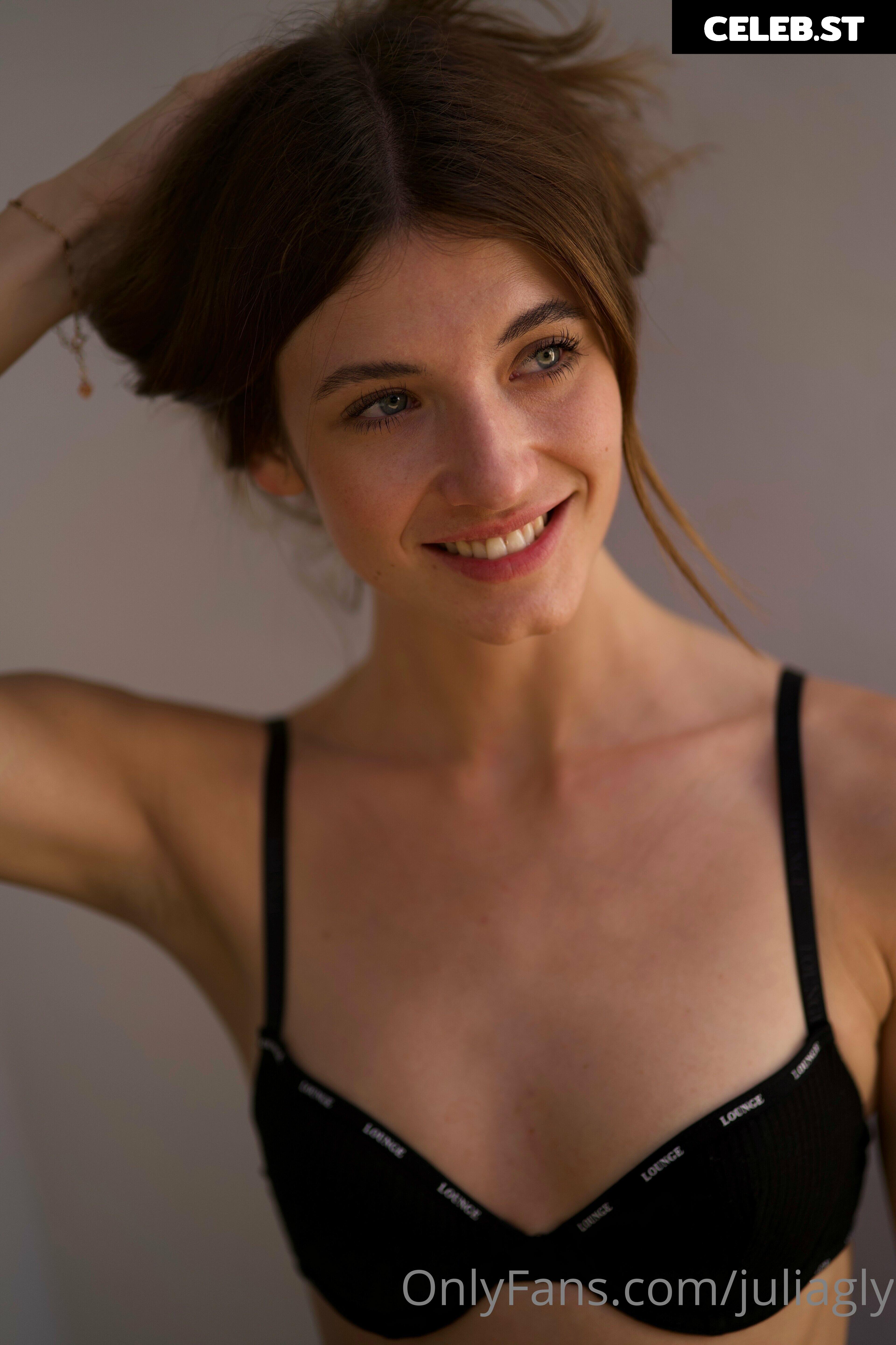 juliagly Image 535512