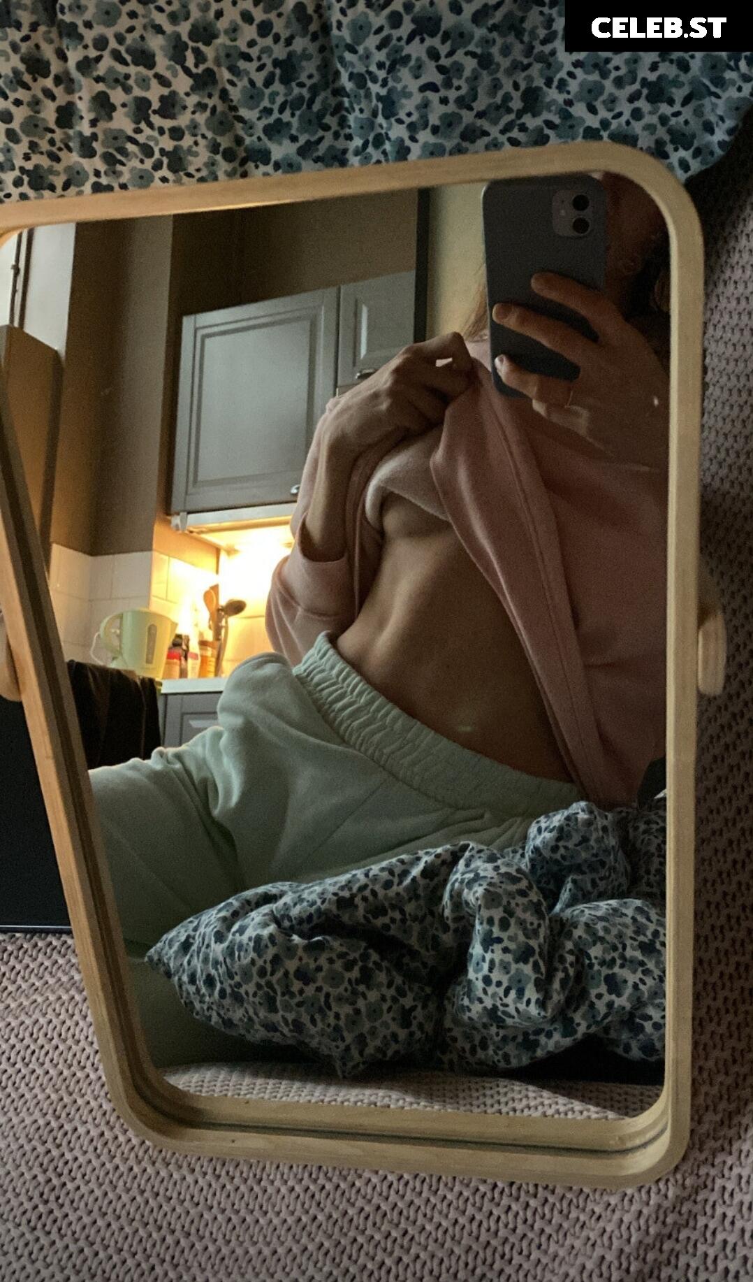 juliagly Image 535407