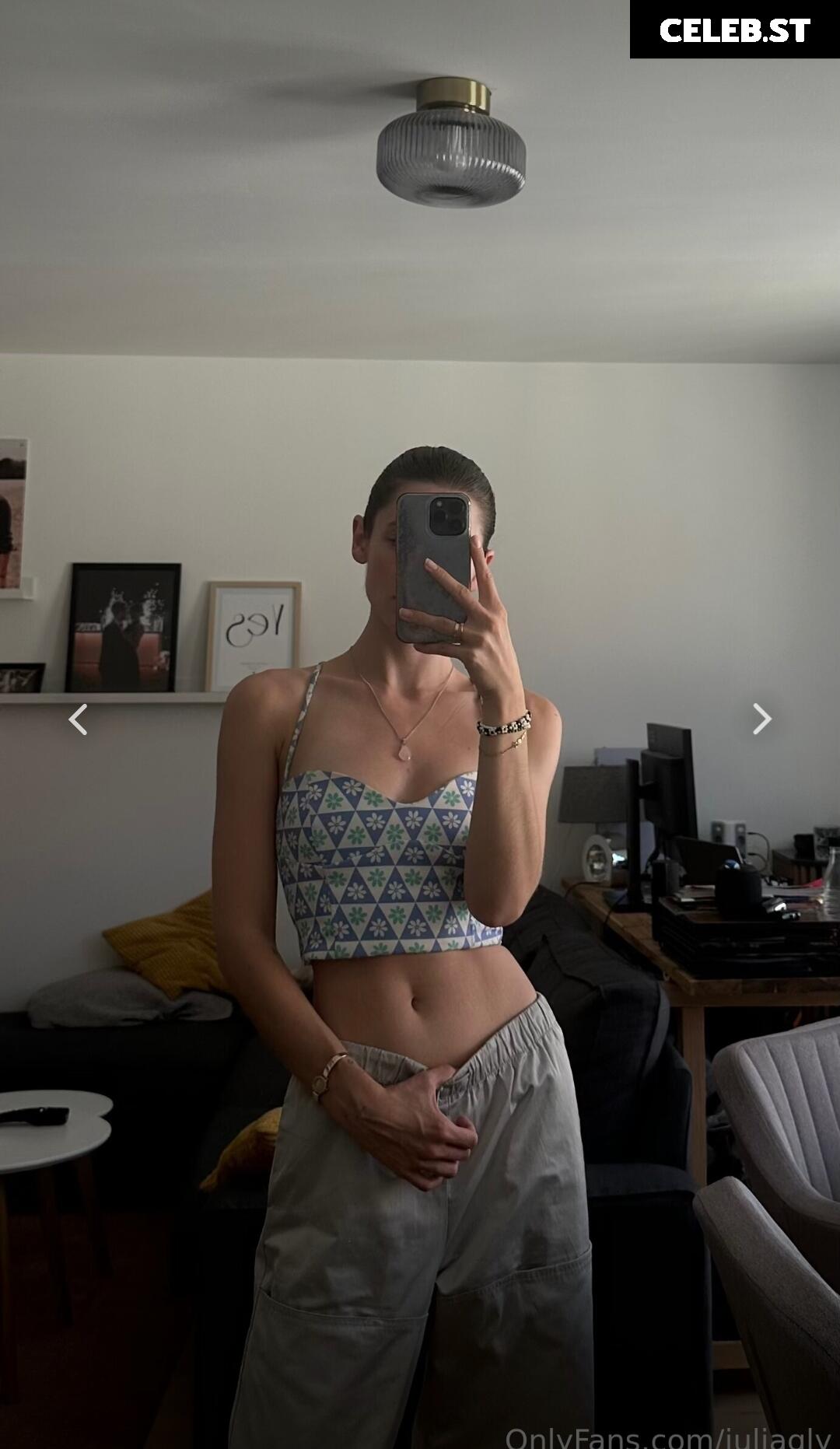 juliagly Image 535244