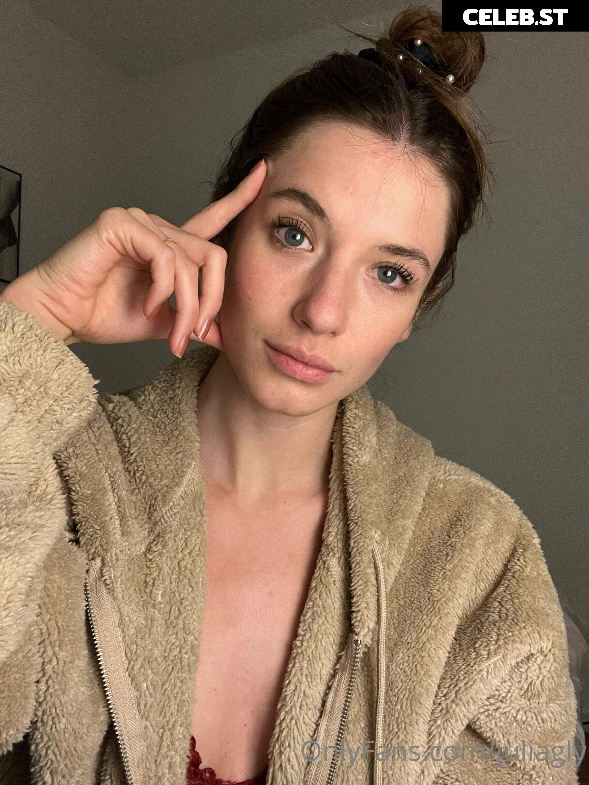 juliagly Image 535859