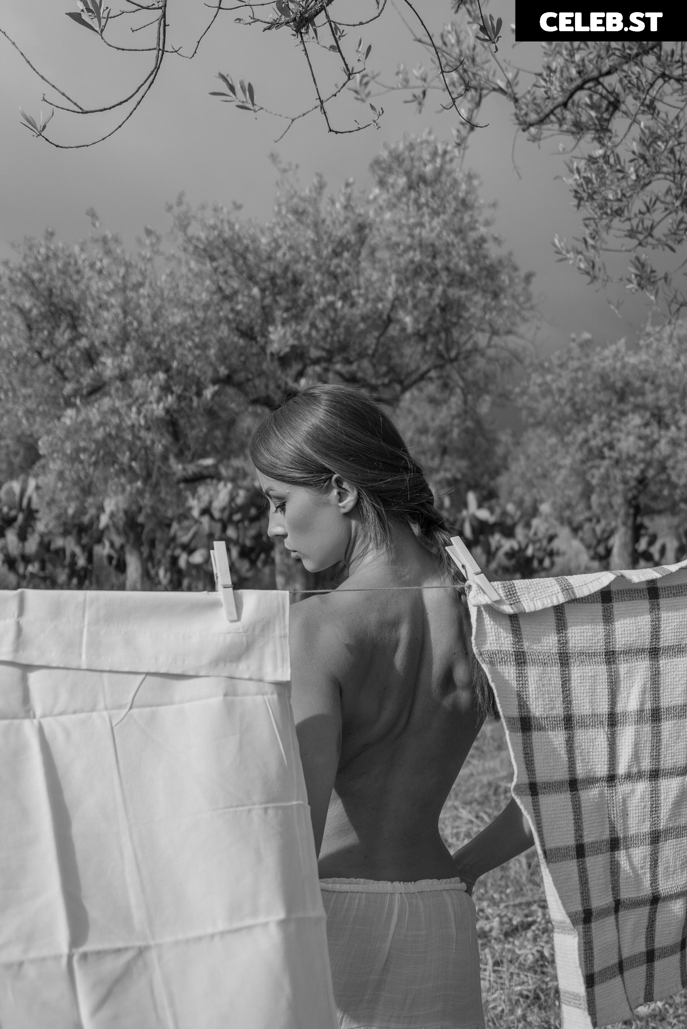 Anna Zapala Image 5343779