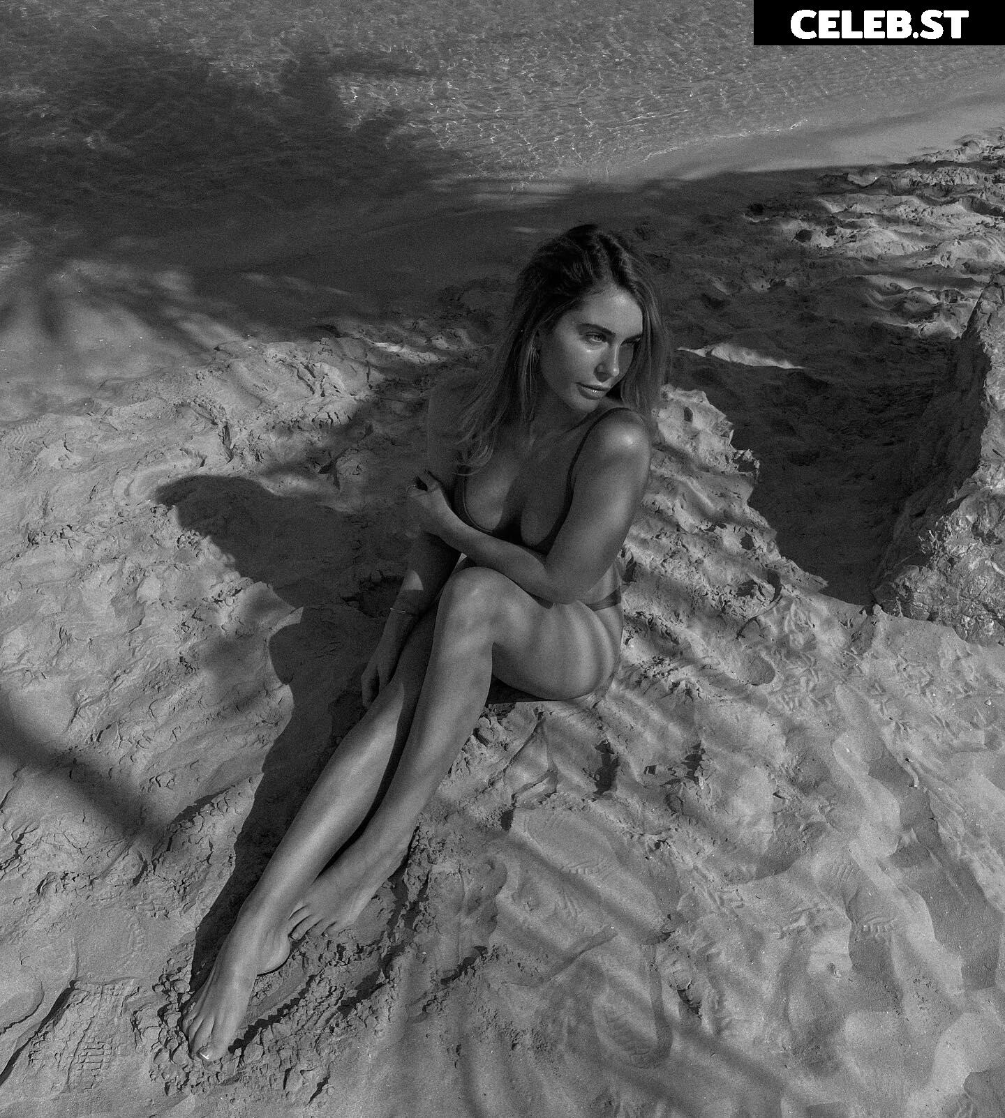 Mrs. Bella Image 533783