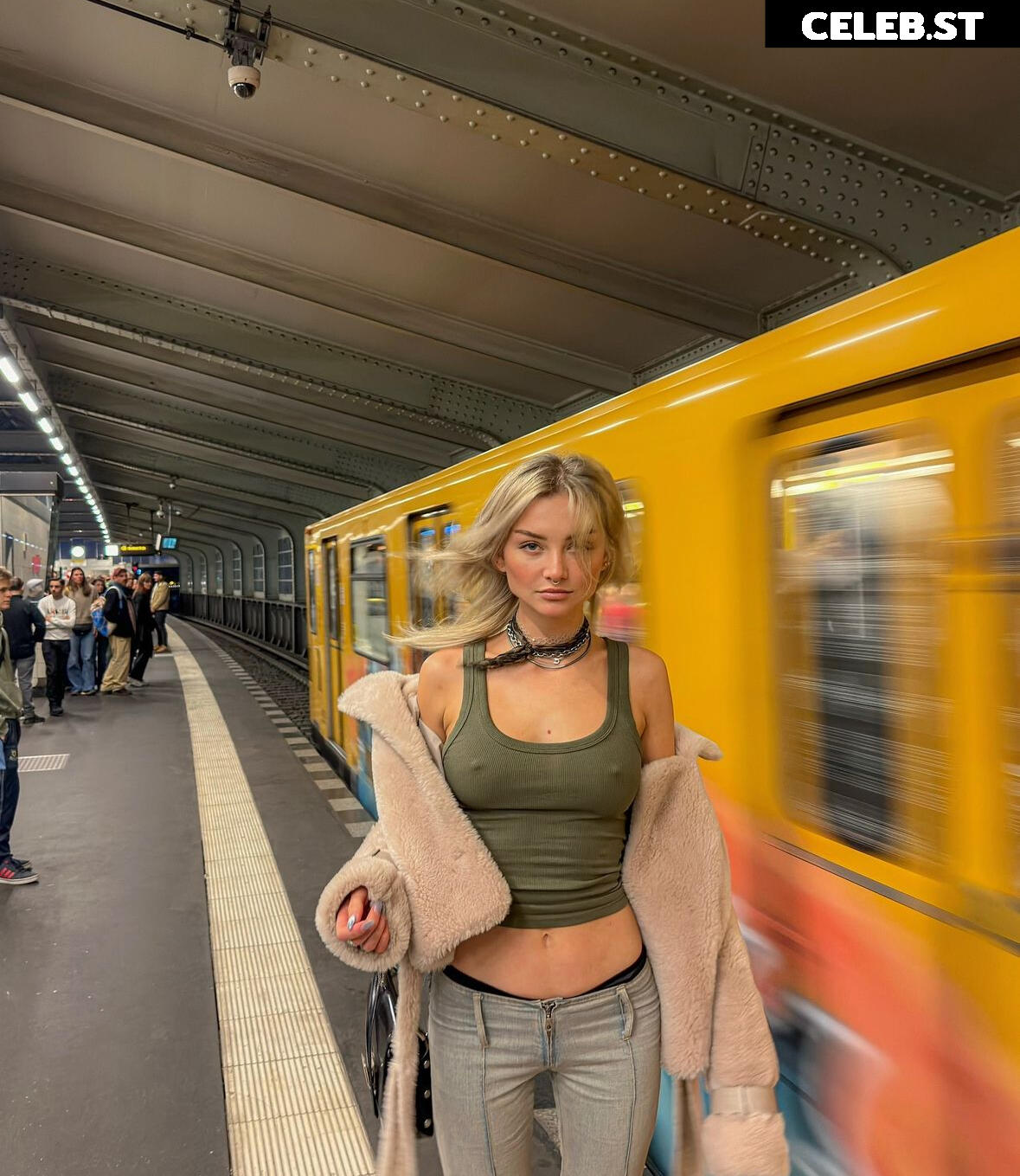 Julia Wulf Image 532120