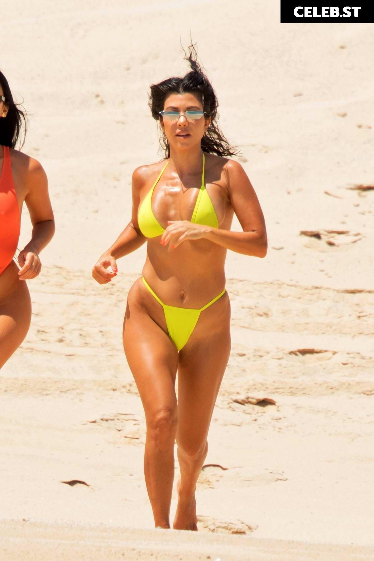 Kourtney Kardashian Image 5328143