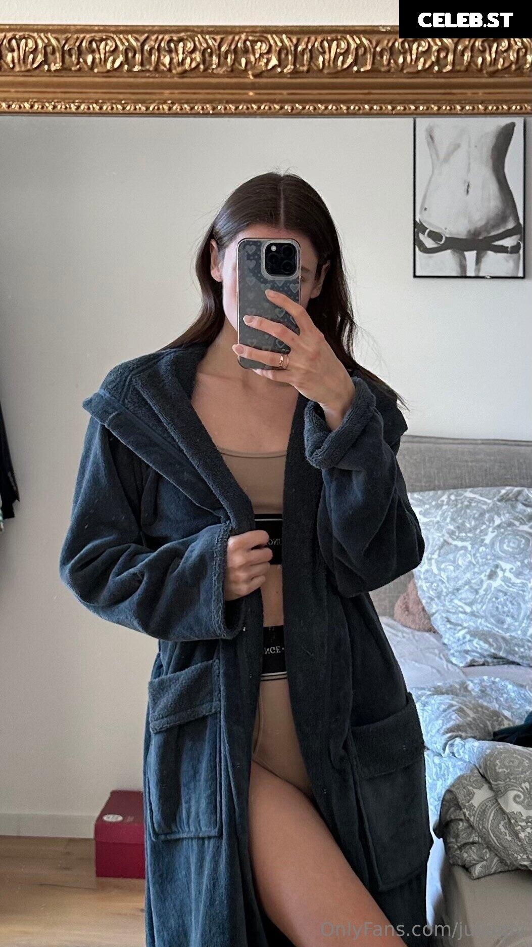 juliagly Image 531446