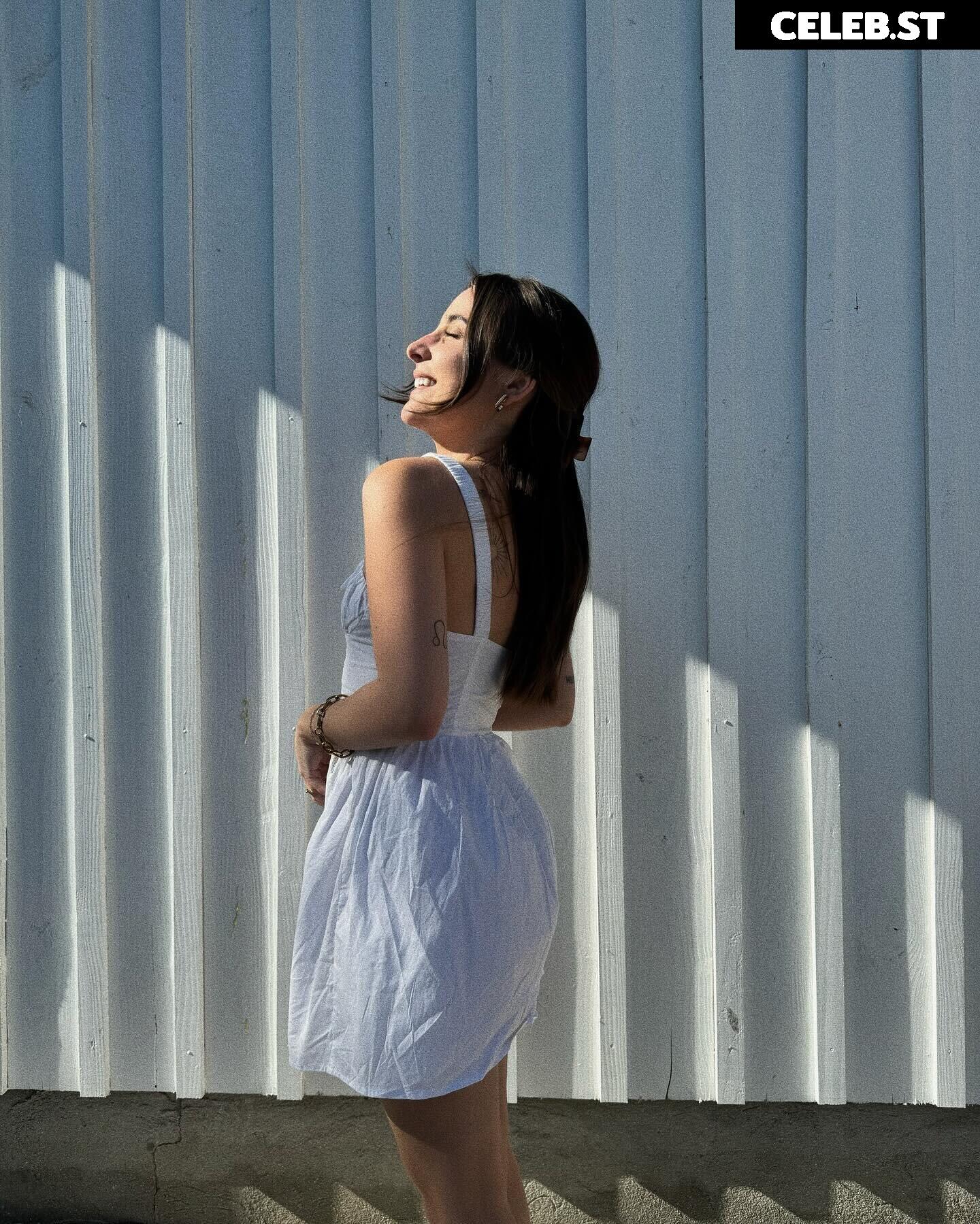 Apo / apollinegrmz / apolline_guer Image 5313230