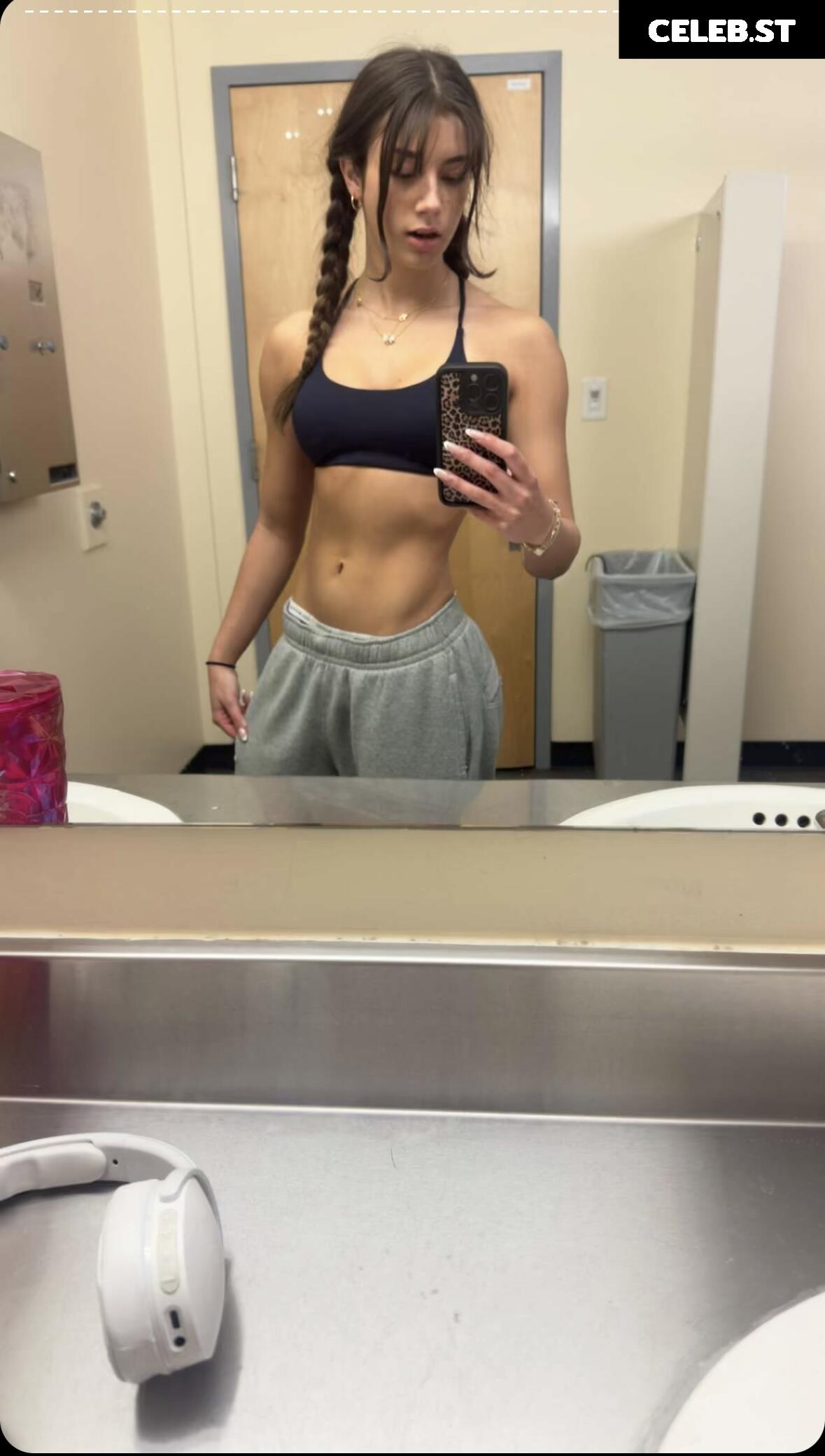 Mikayla Campinos Image 5319425