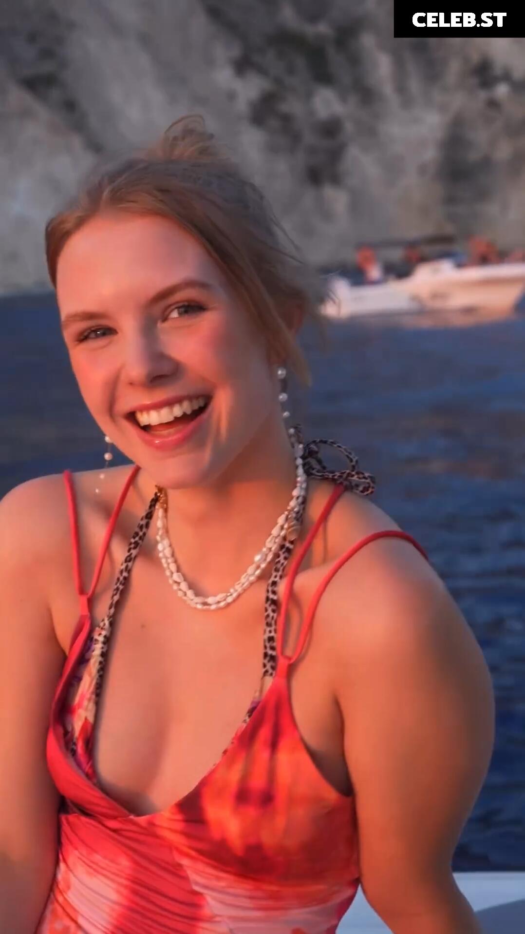 Honey Hannii Image 589354