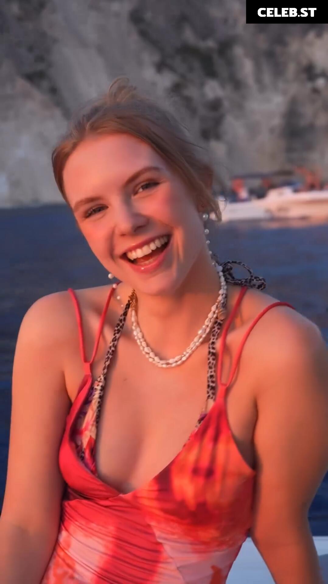 Honey Hannii Image 589321