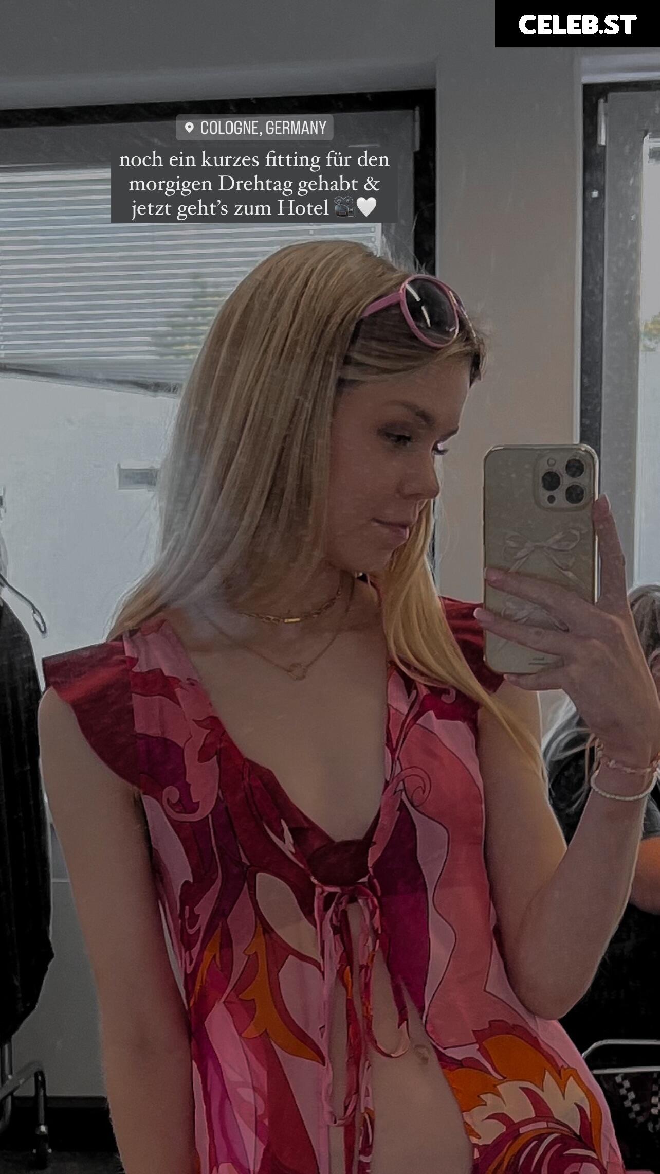 Lea Peach Image 588575