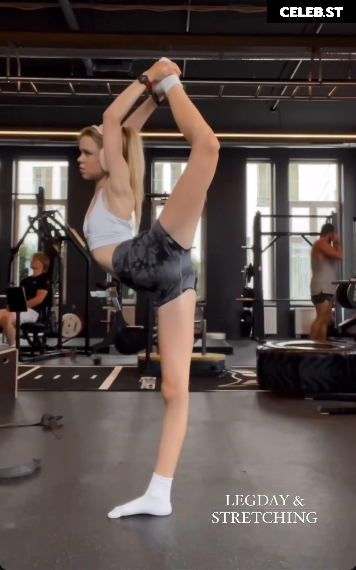 Lea Peach Image 588410