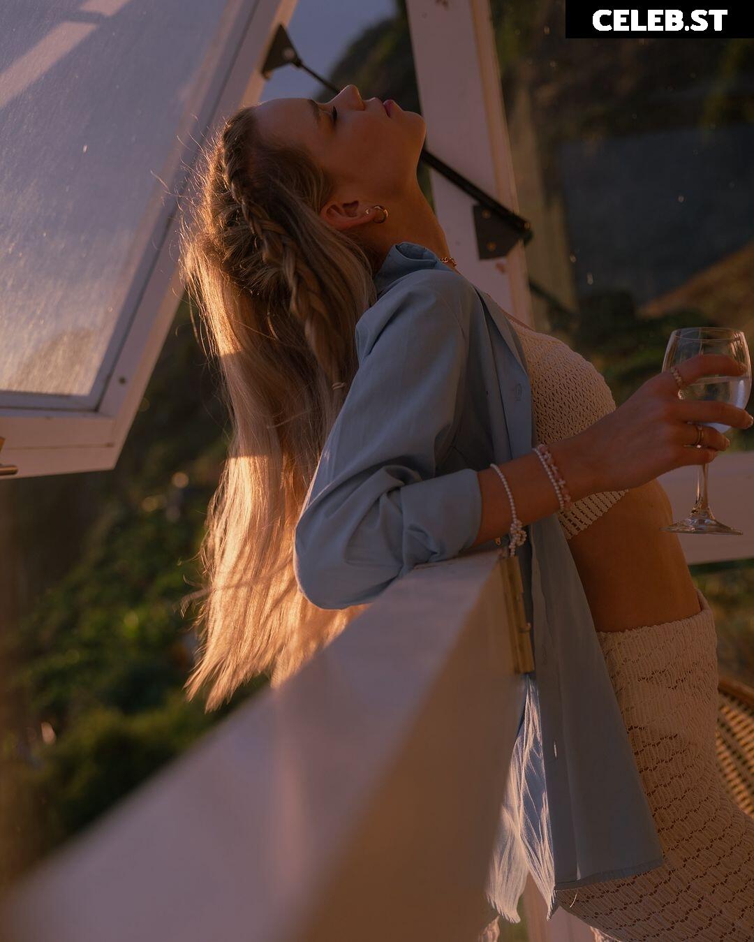 Lea Peach Image 588145