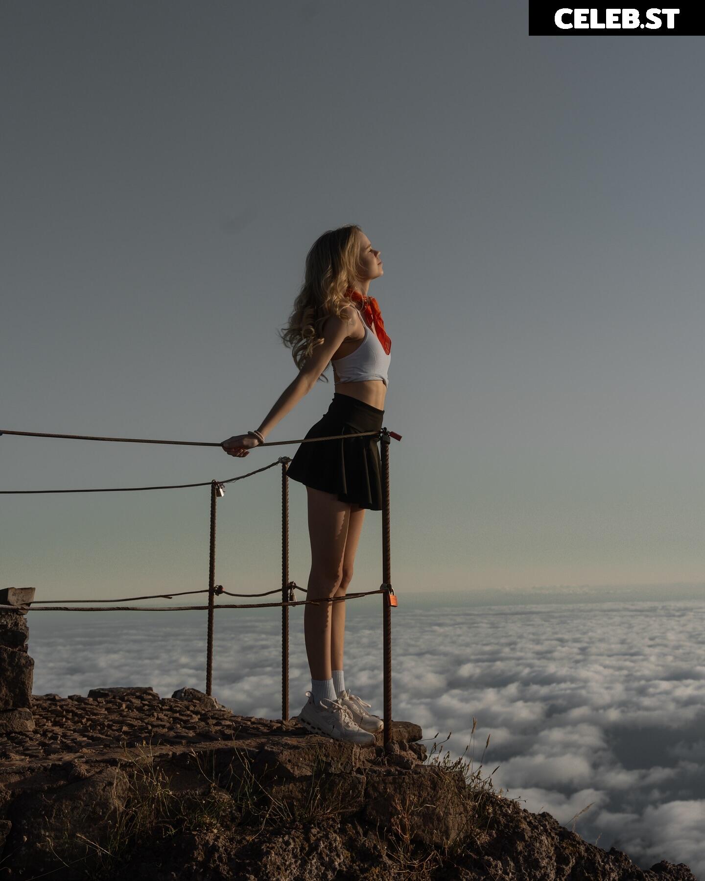 Lea Peach Image 588289